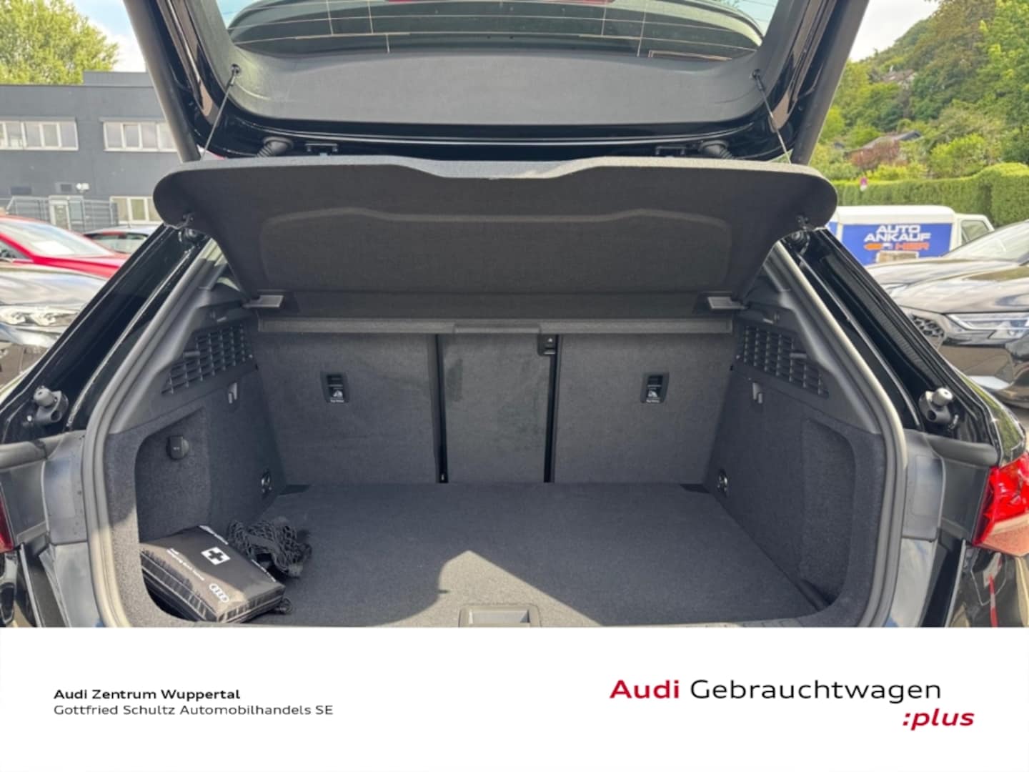 Bild über Audi RS 3 Sportback TFSI quattro 294 kW S tronic - für weitere Informationen kontaktieren Sie den Audi Partner