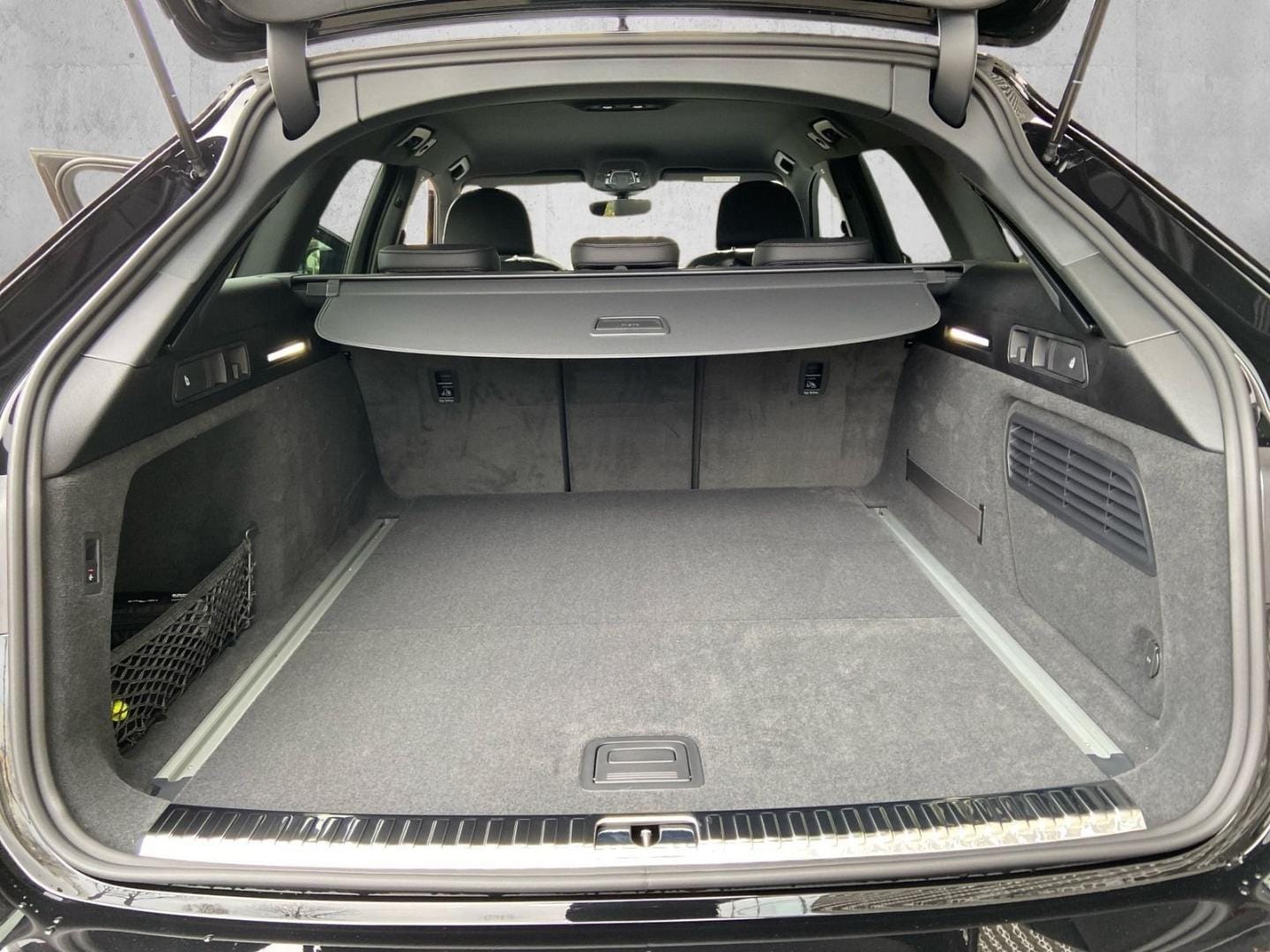 Bild über Audi A6 Avant S line 40 TDI S tronic - für weitere Informationen kontaktieren Sie den Audi Partner