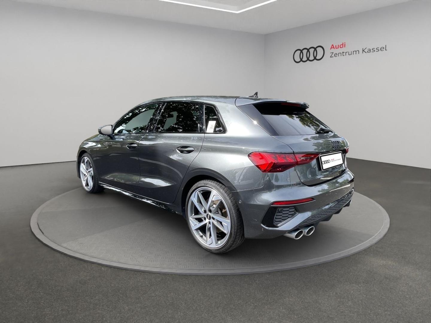 Bild über Audi S3 Sportback TFSI quattro S tronic - für weitere Informationen kontaktieren Sie den Audi Partner