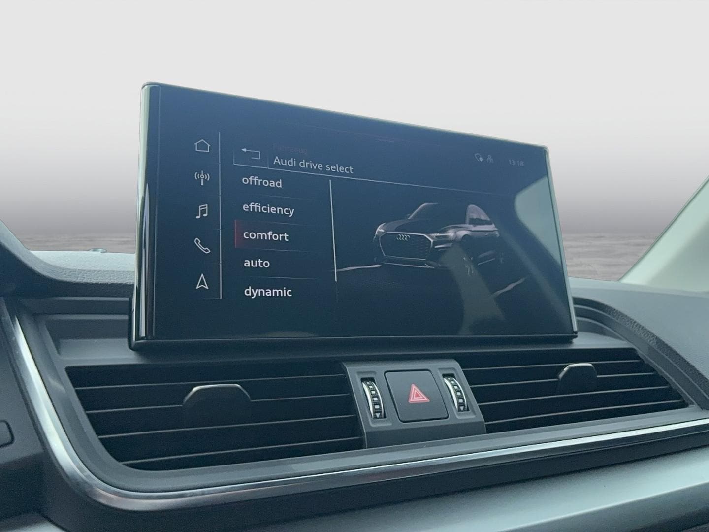 Bild über Audi Q5 Sportback 40 TFSI quattro S tronic - für weitere Informationen kontaktieren Sie den Audi Partner