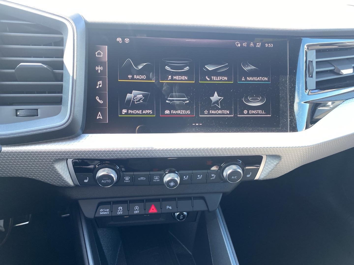 Bild über Audi A1 Sportback S line 40 TFSI S tronic - für weitere Informationen kontaktieren Sie den Audi Partner