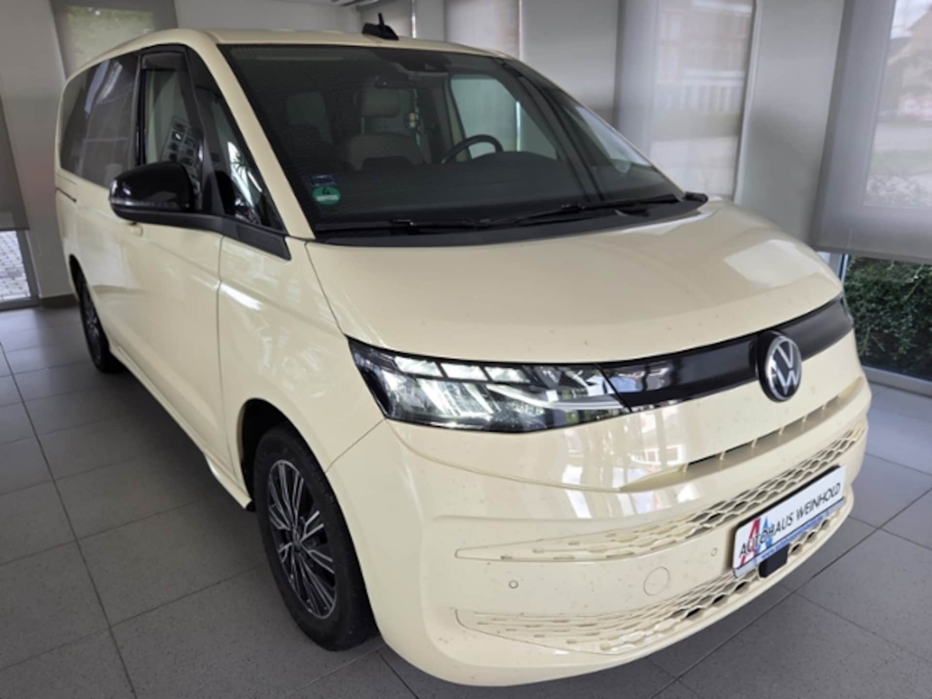 Volkswagen Multivan Langversion Basis-Modell