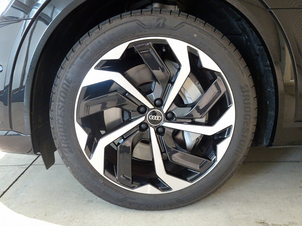 Image about Audi Q8 Sportback e-tron 55 e-tron S line