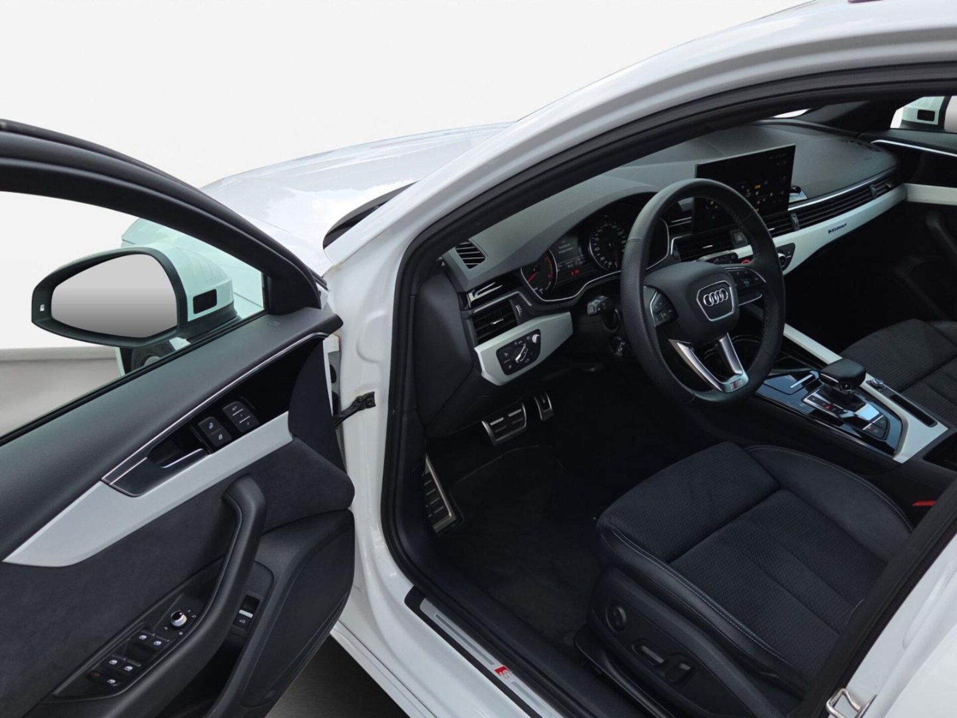 Audi A4 Avant S line