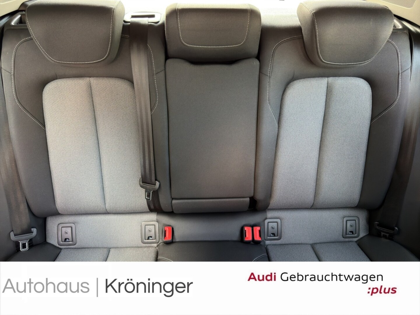 Bild über Audi Q2 S line 30 TFSI Schaltgetriebe - für weitere Informationen kontaktieren Sie den Audi Partner