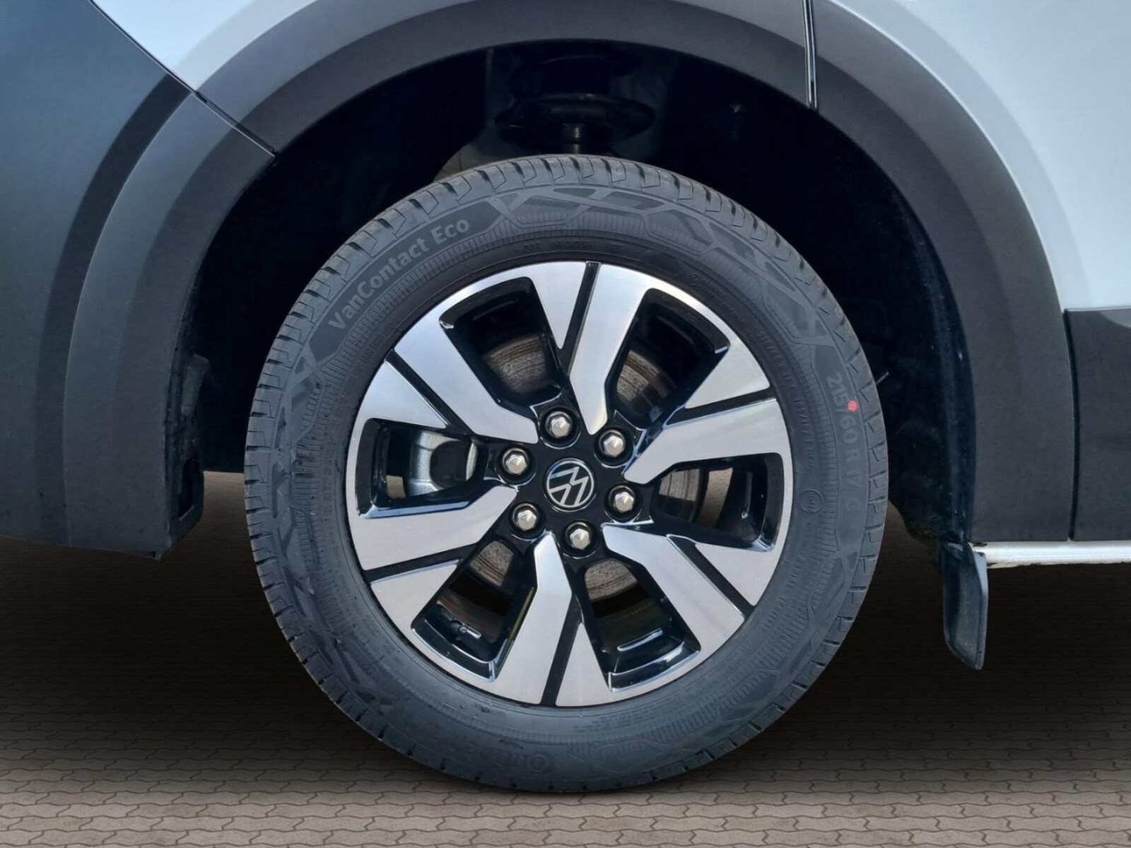 Volkswagen Transporter Kombi kurzer Radstand – Bild 15