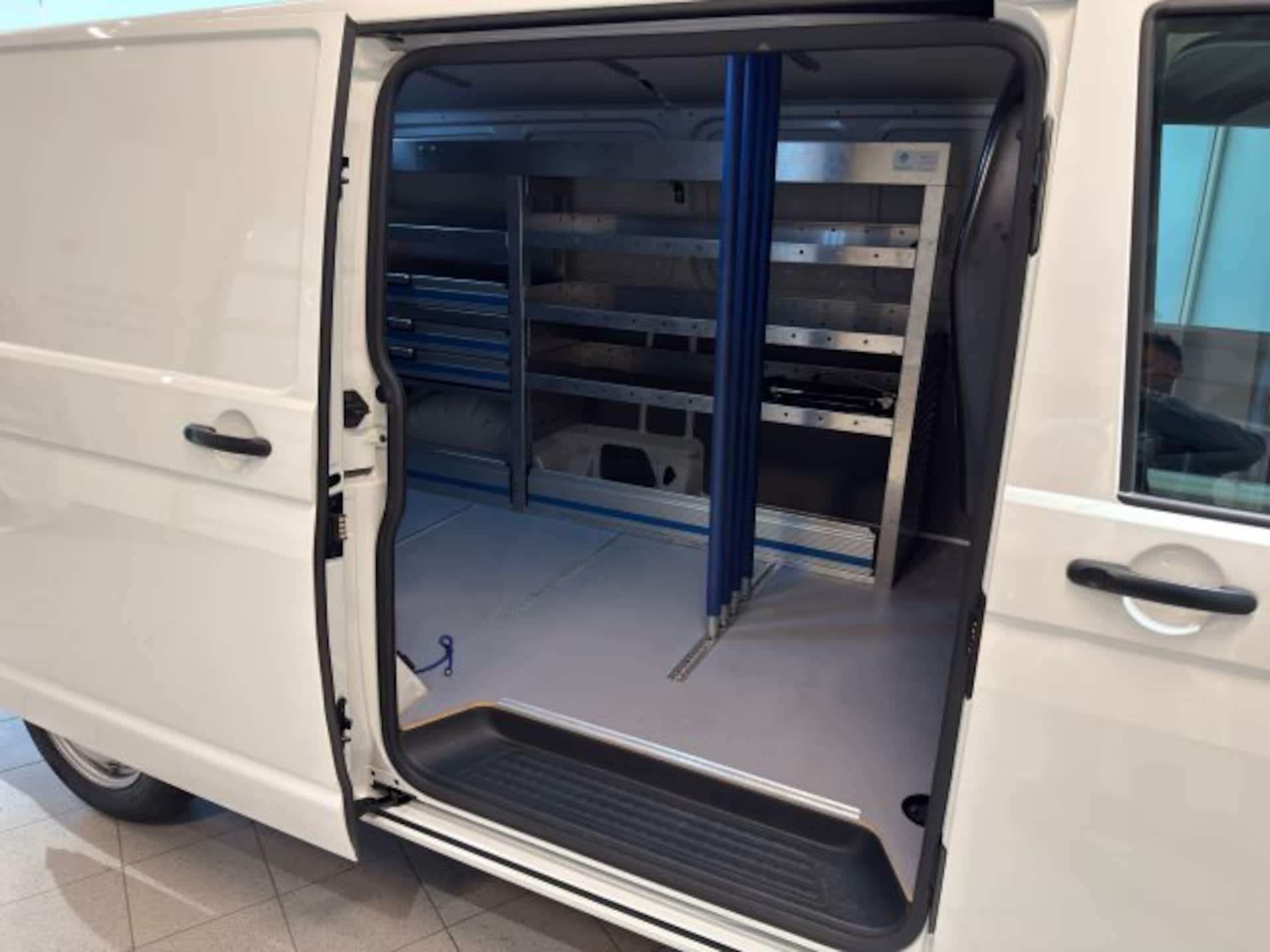 Volkswagen T6.1 Transporter Kasten langer Radstand