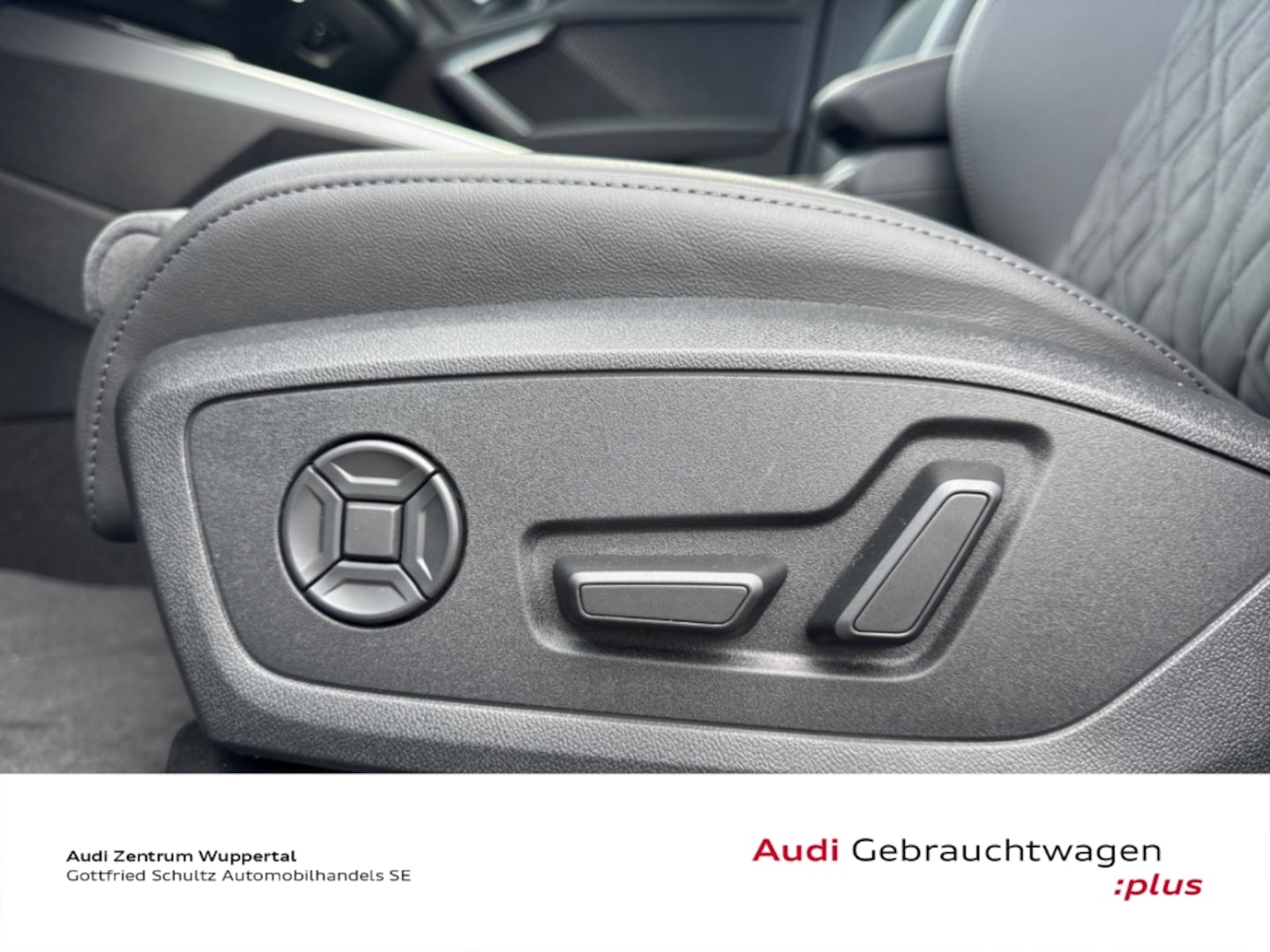 Bild über Audi RS 3 Sportback TFSI quattro 294 kW S tronic - für weitere Informationen kontaktieren Sie den Audi Partner