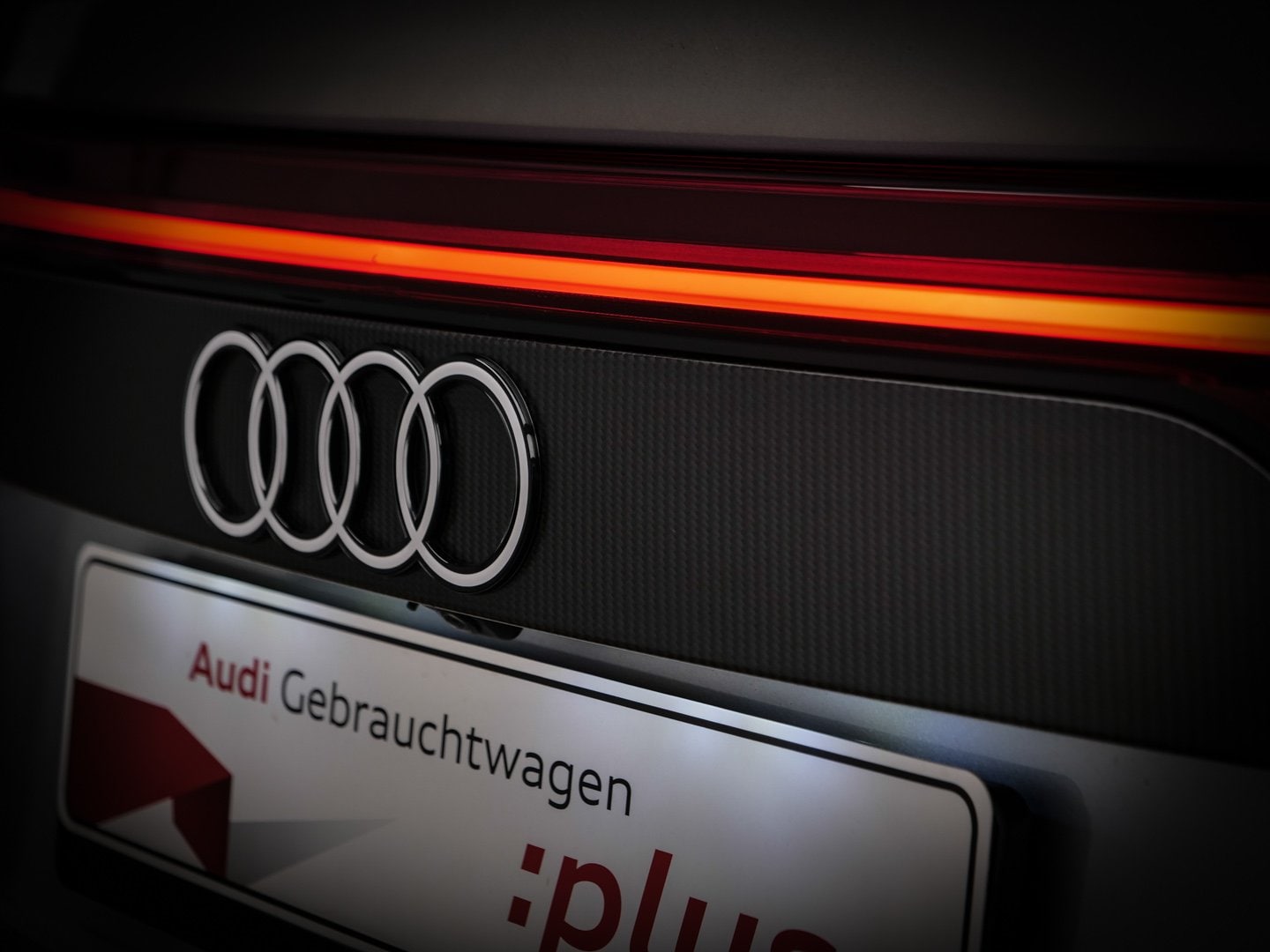 Bild über Audi RS Q8 SUV TFSI quattro 471 kW tiptronic - für weitere Informationen kontaktieren Sie den Audi Partner