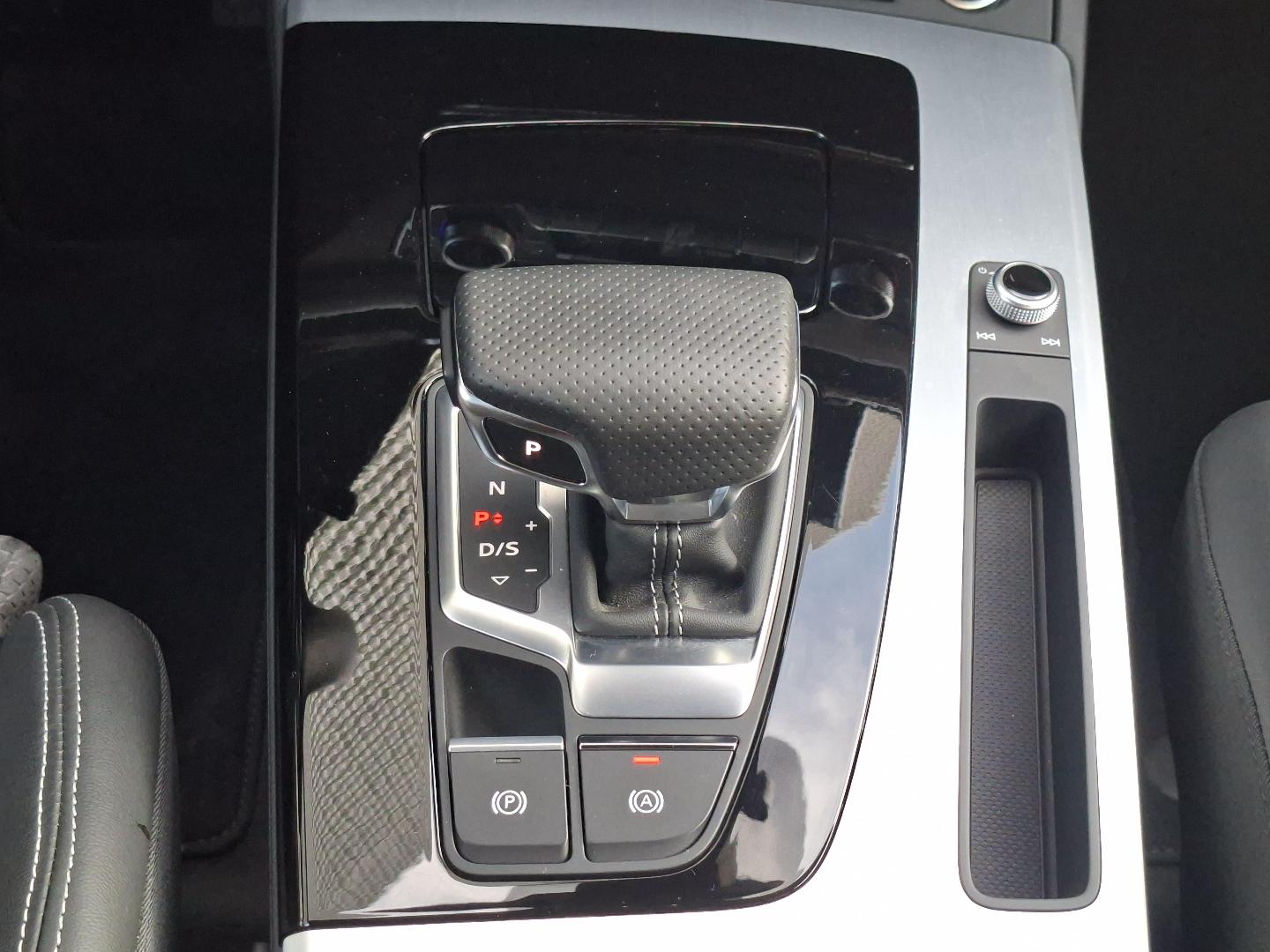 Image about Audi Q5 TFSI e S line 55 TFSI e quattro 270 kW (367 ch) S tronic