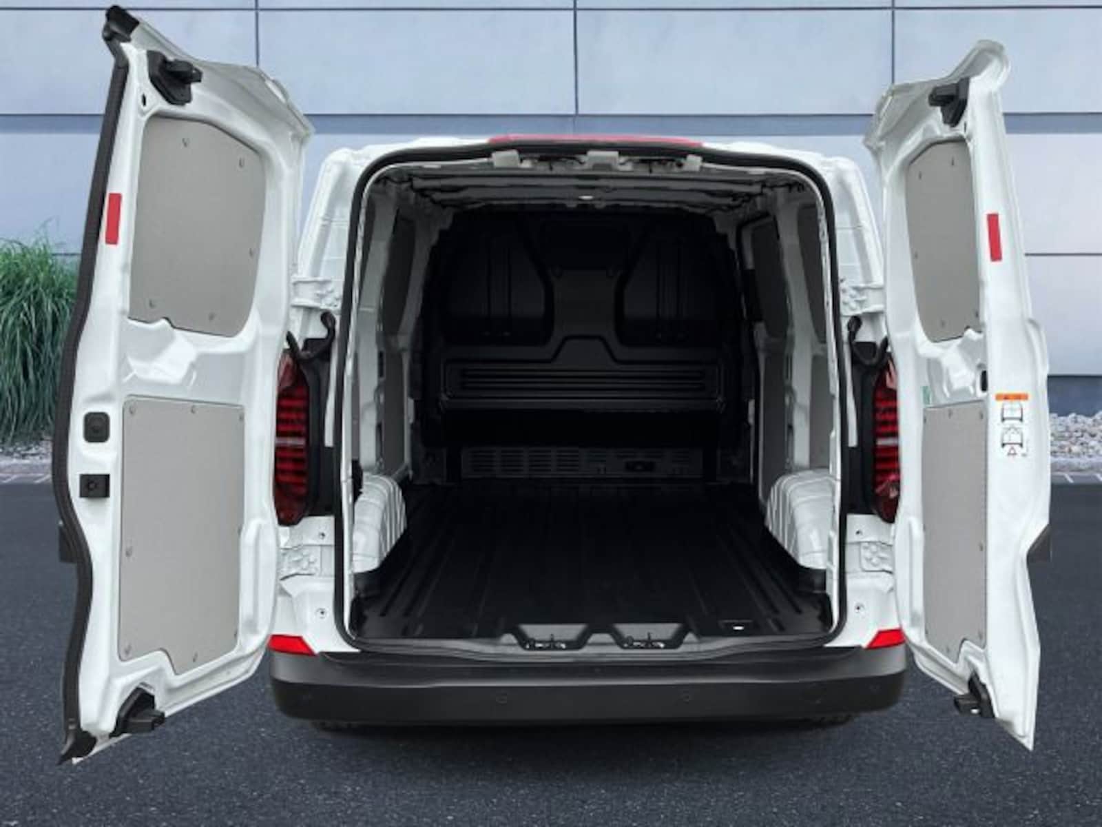 Volkswagen Transporter Kasten kurzer Radstand – Bild 11