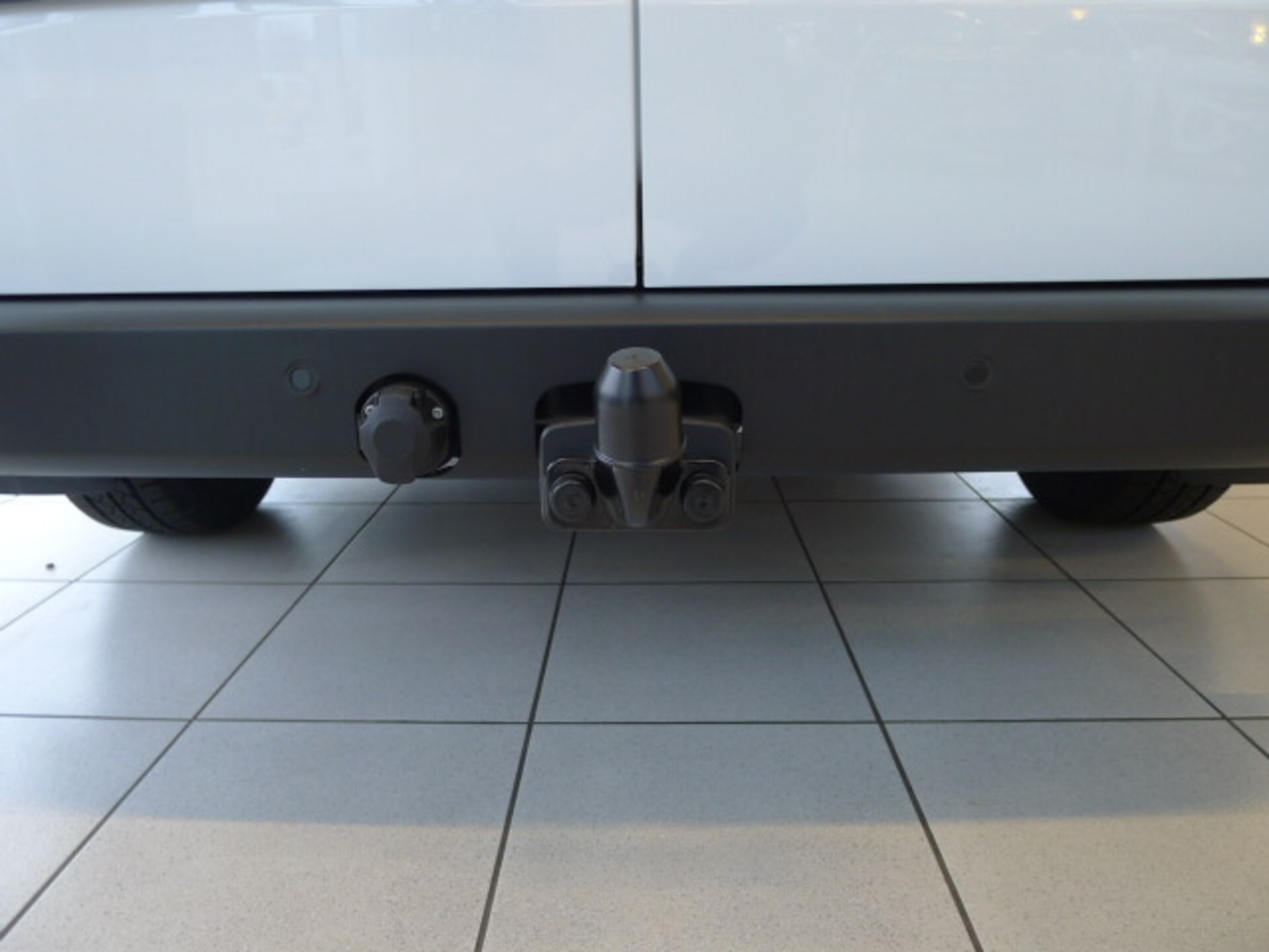 Volkswagen Transporter Kasten kurzer Radstand Basis-Modell