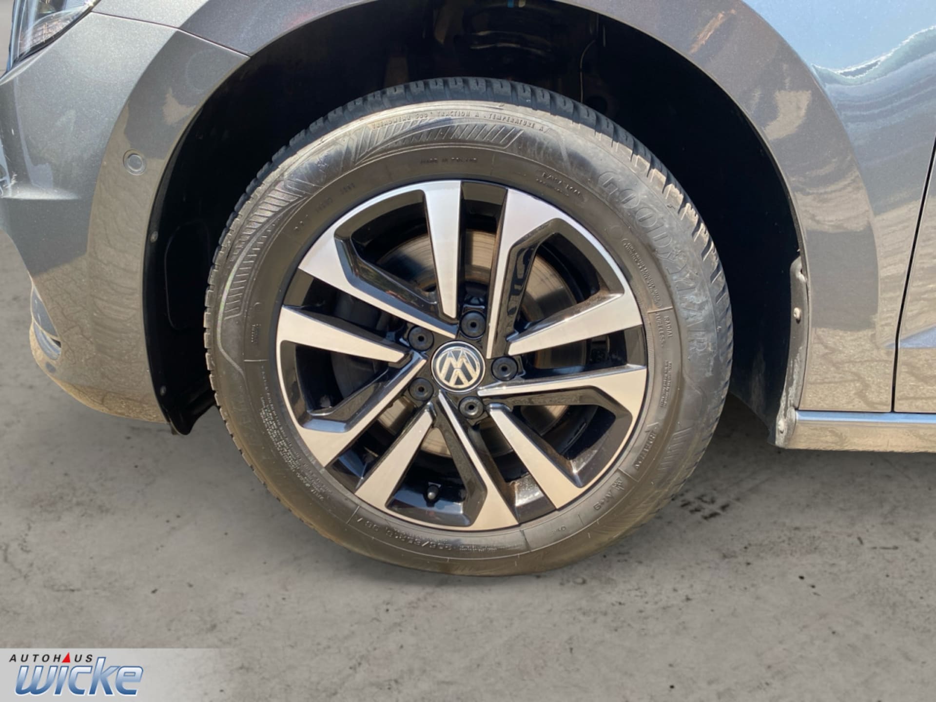 Volkswagen Touran IQ.DRIVE