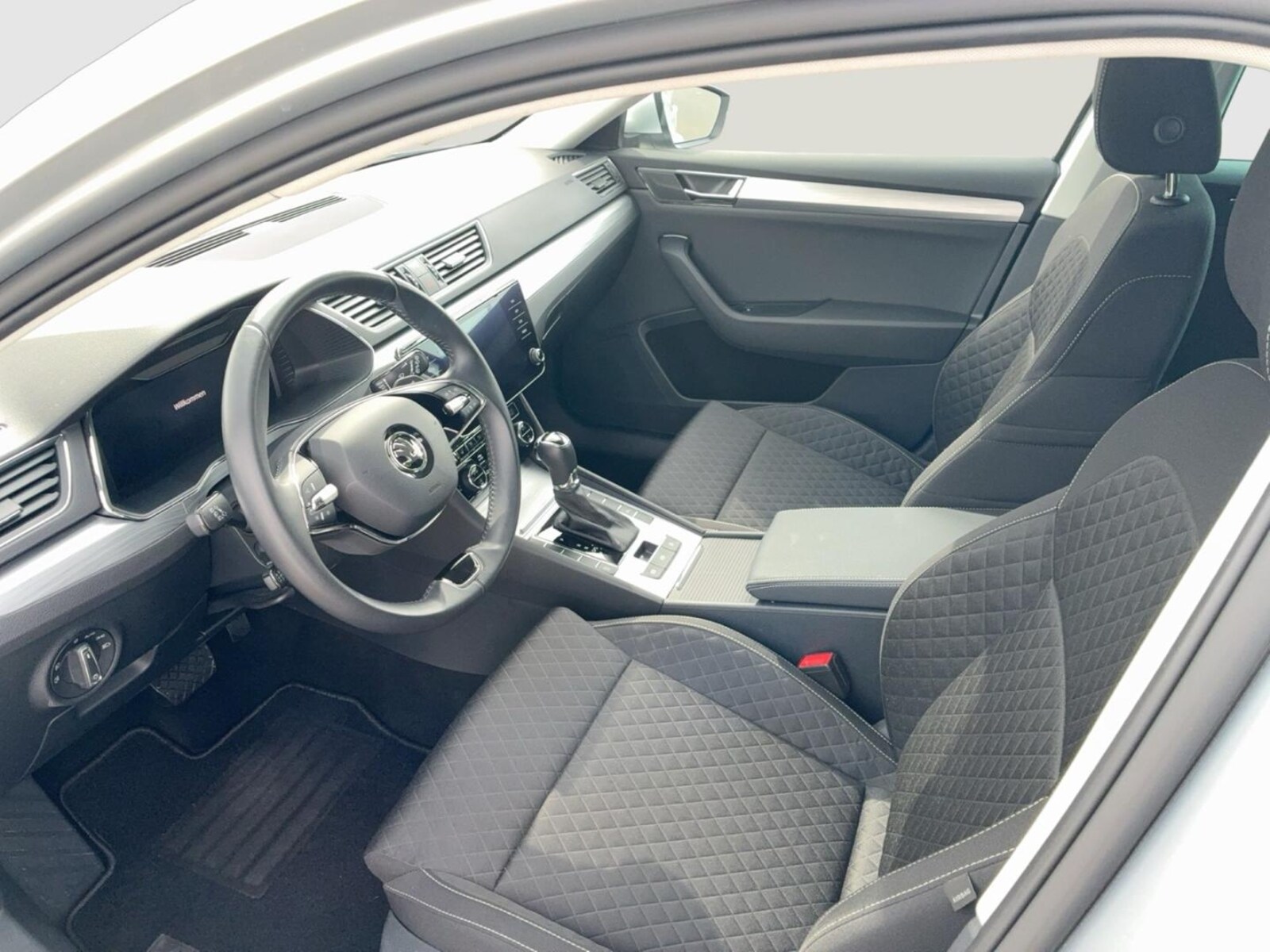 Škoda Superb Combi – Bild 10
