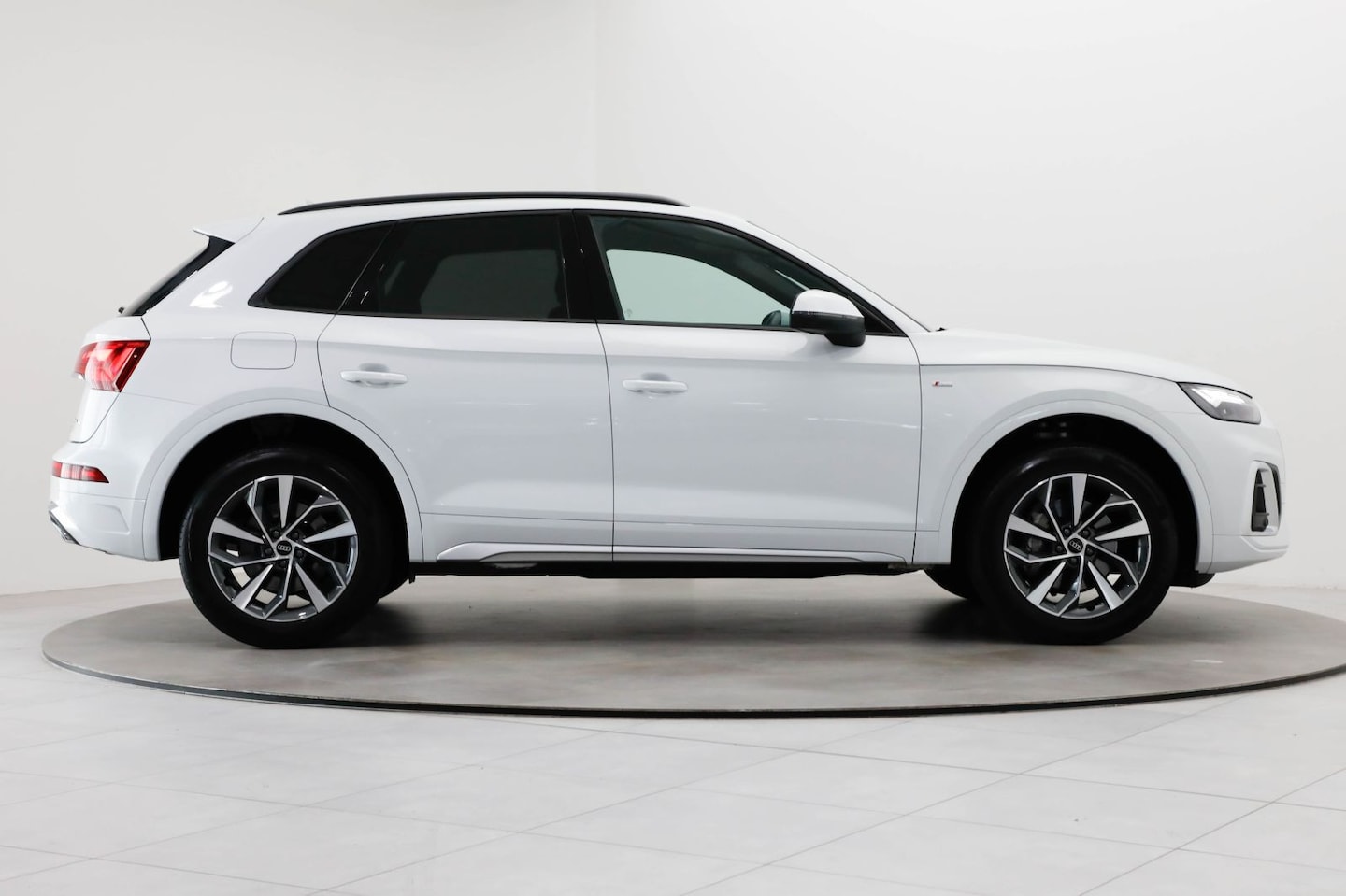 Bild über Audi Q5 40 TFSI quattro S tronic - für weitere Informationen kontaktieren Sie den Audi Partner