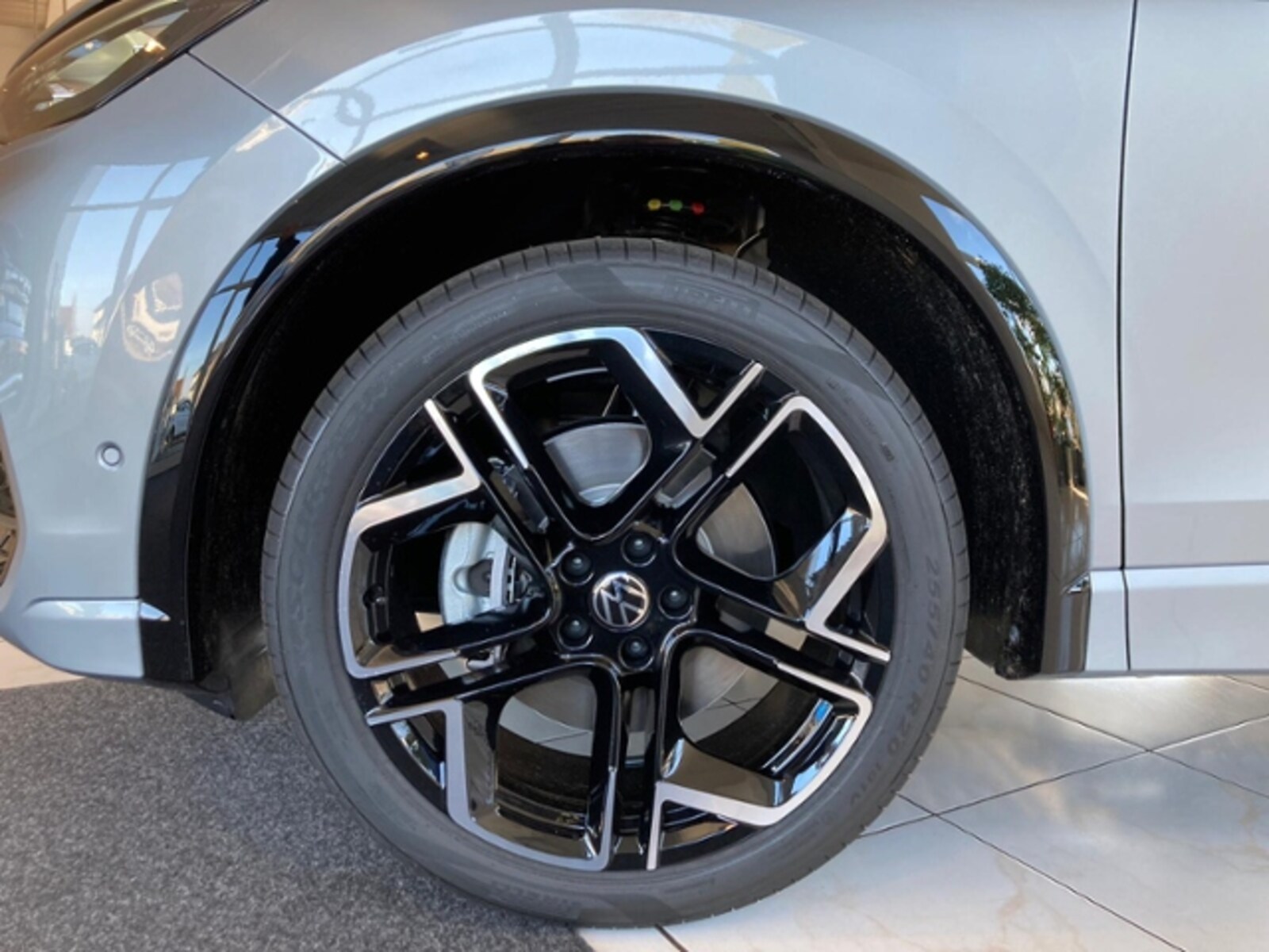 Volkswagen Tiguan – Bild 11