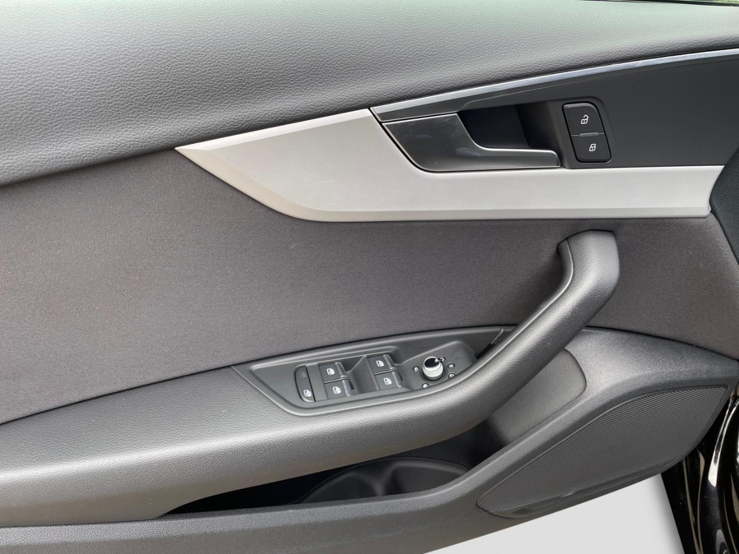 Bild über Audi A4 Avant 35 TFSI S tronic - für weitere Informationen kontaktieren Sie den Audi Partner