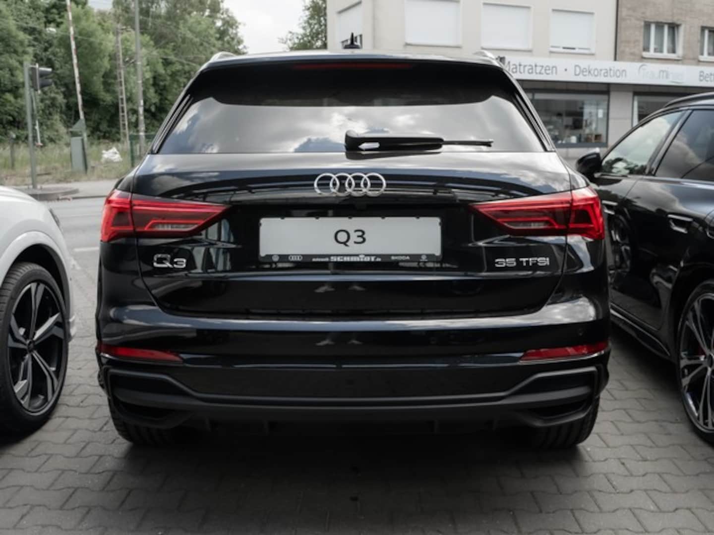 Bild über Audi Q3 S line 35 TFSI S tronic - für weitere Informationen kontaktieren Sie den Audi Partner