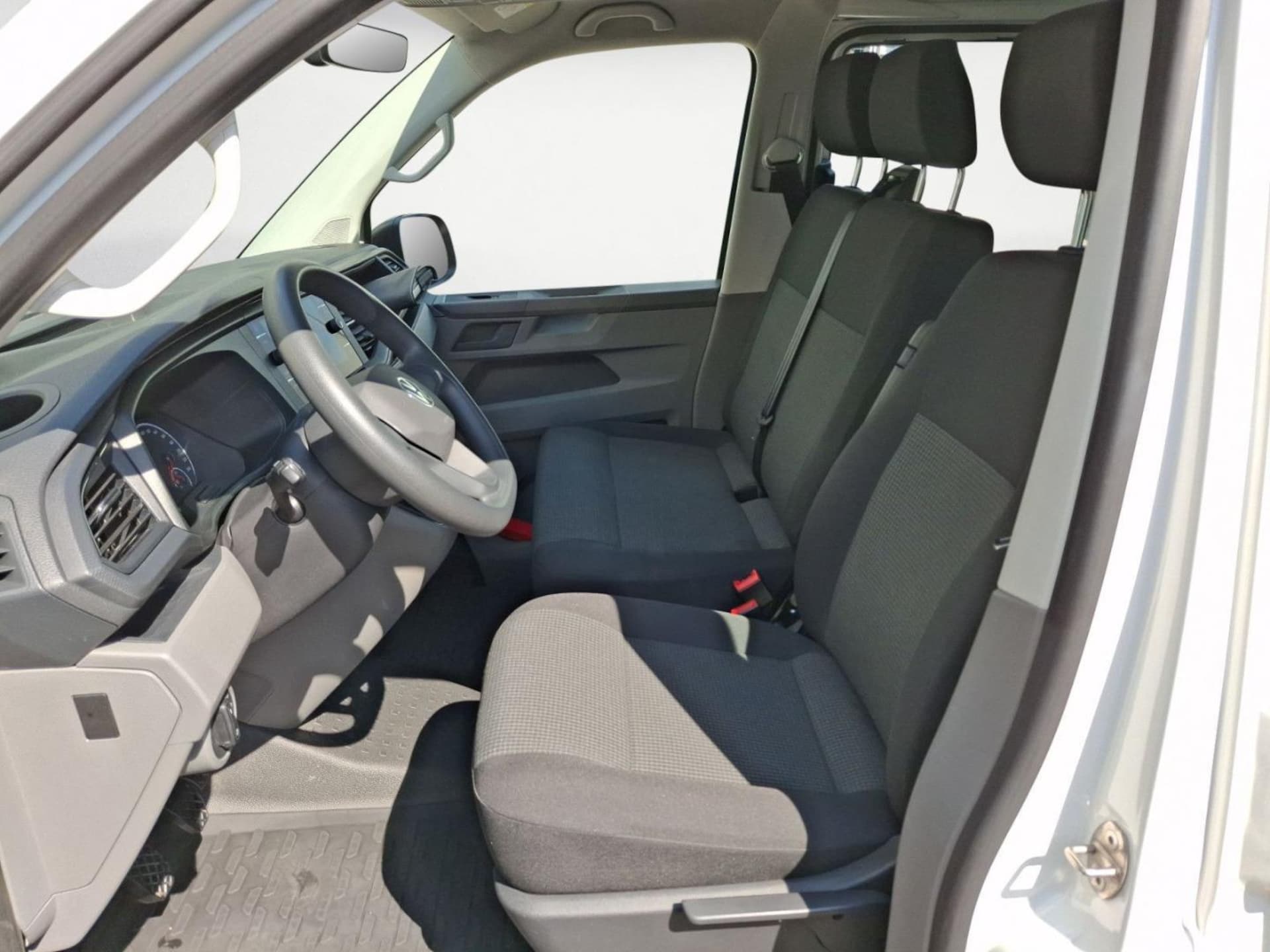 Volkswagen T6.1 Transporter Kombi langer Radstand