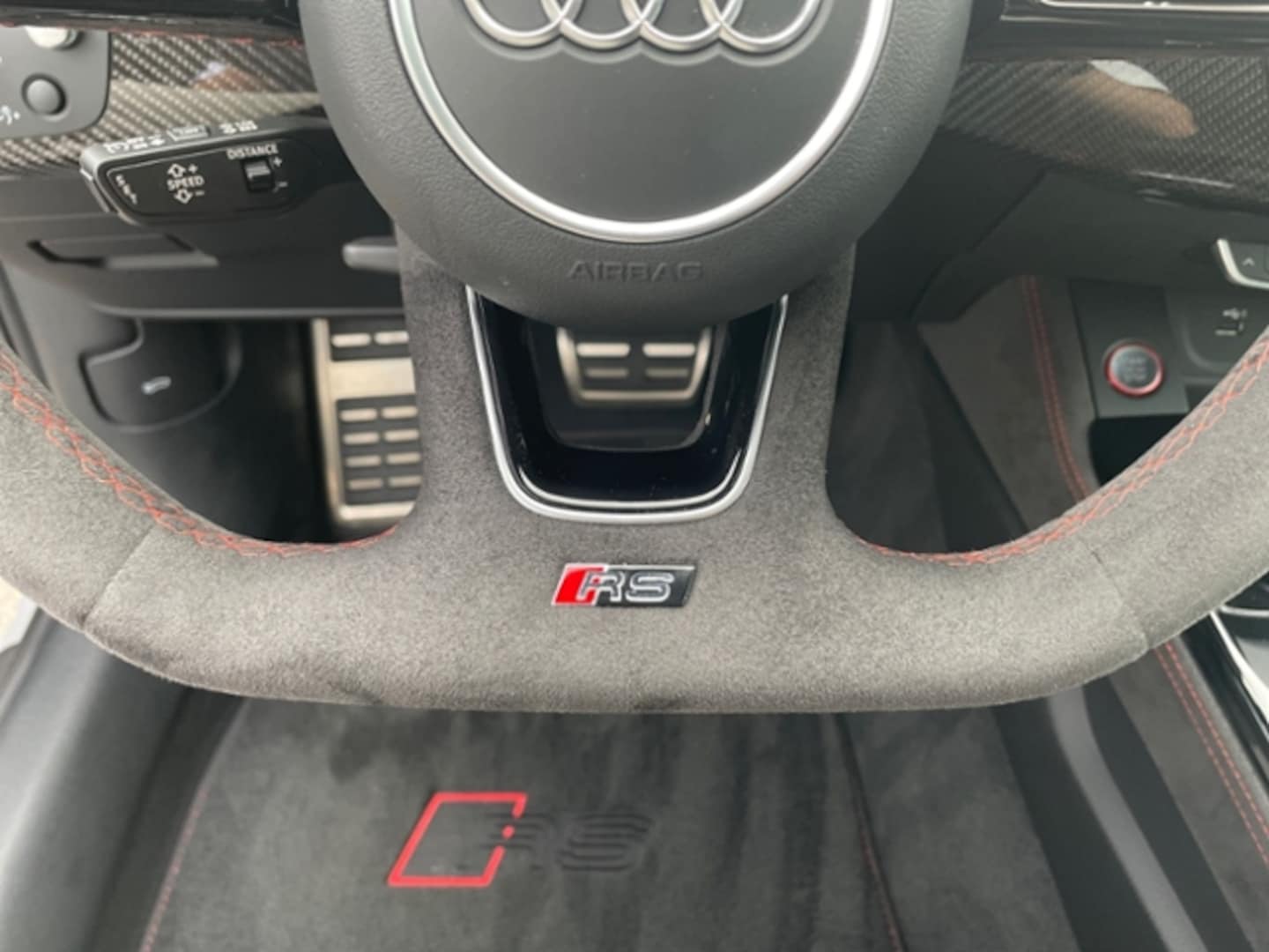 Bild über Audi RS 4 Avant TFSI quattro tiptronic - für weitere Informationen kontaktieren Sie den Audi Partner