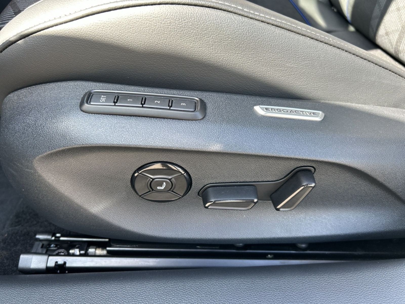 Volkswagen Passat – Bild 14