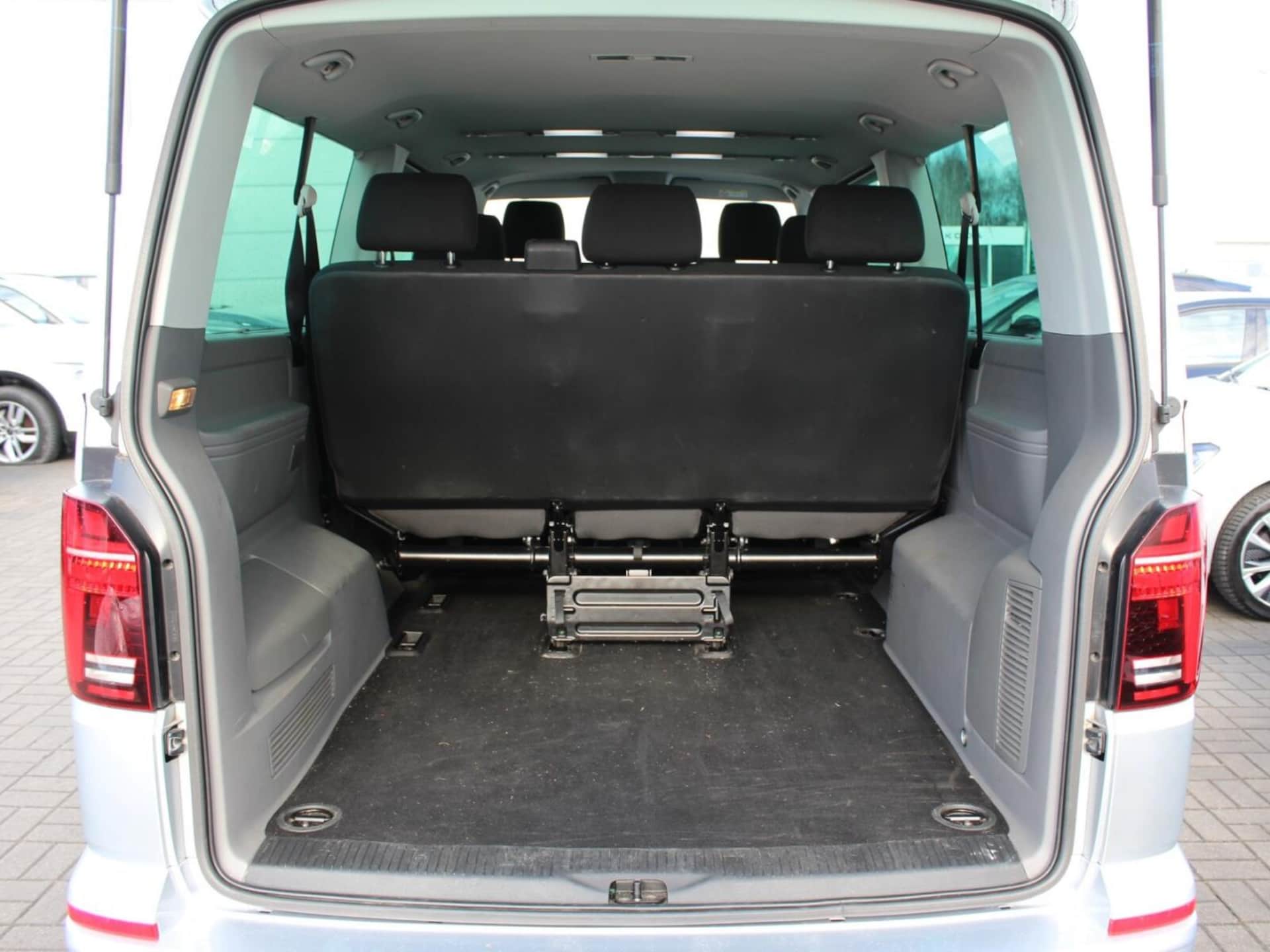Volkswagen Caravelle 6.1 długi roztaw osi SE