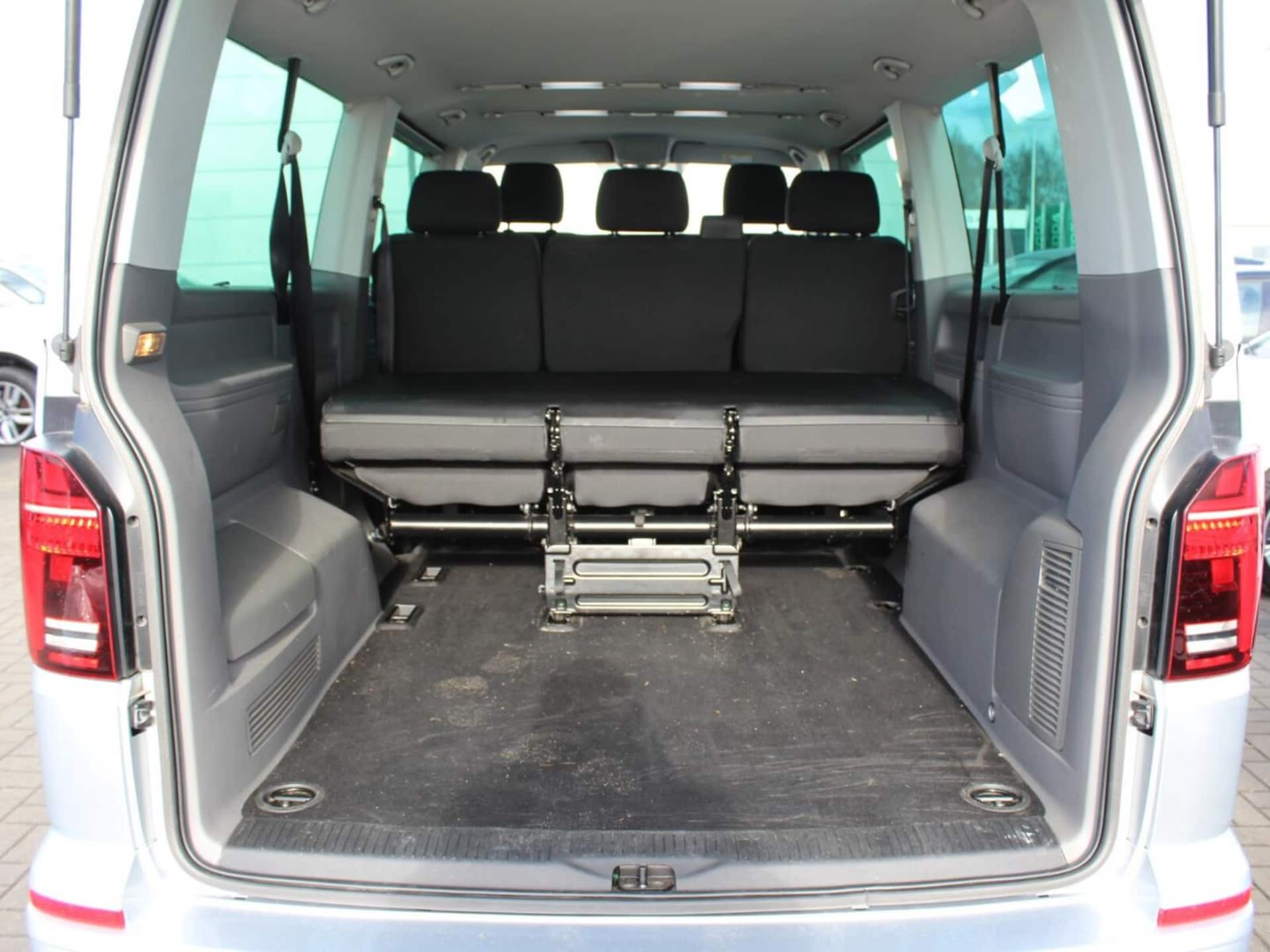 Volkswagen Caravelle 6.1 długi roztaw osi SE