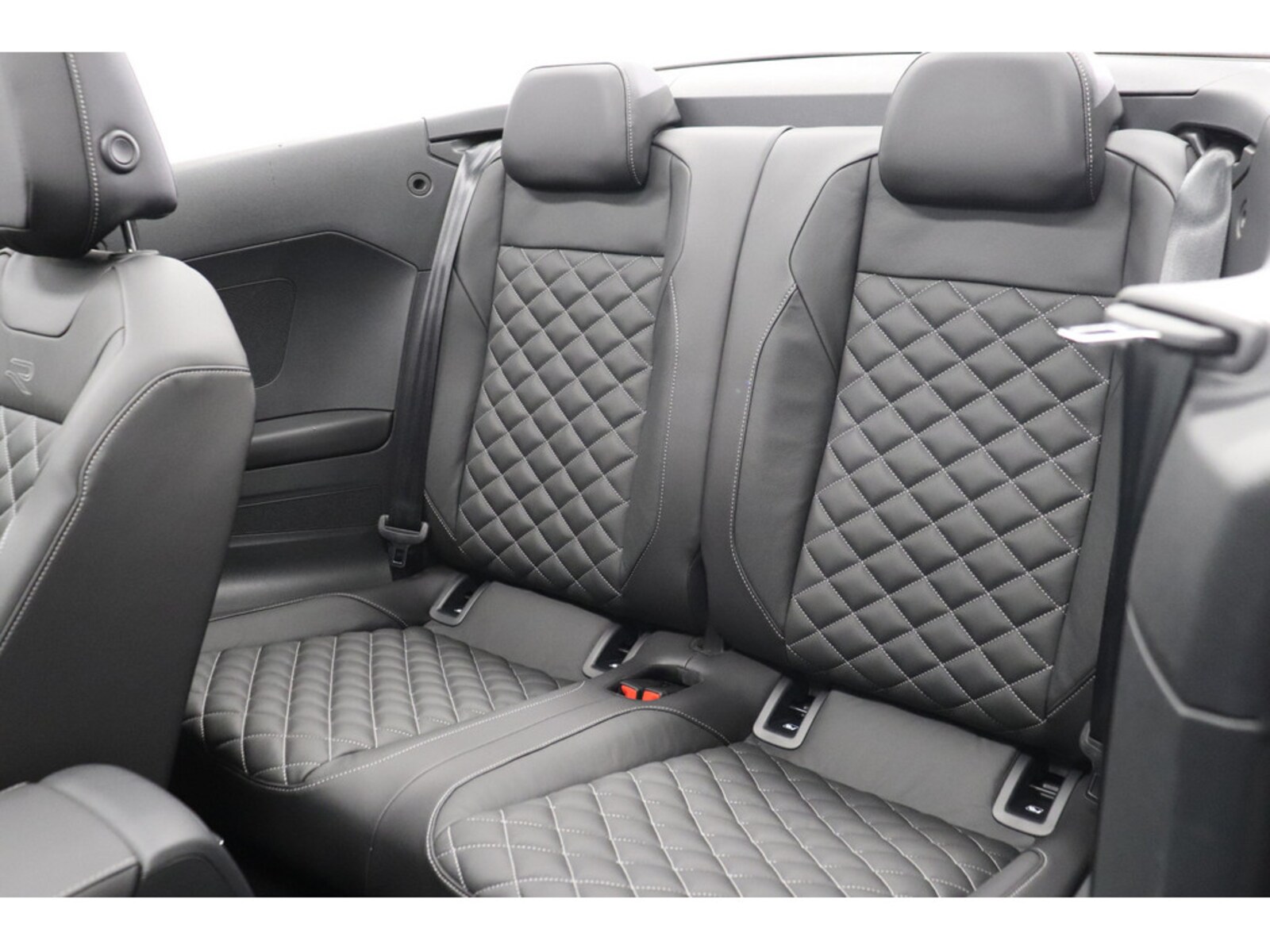 Volkswagen T-Roc Cabriolet – Bild 19