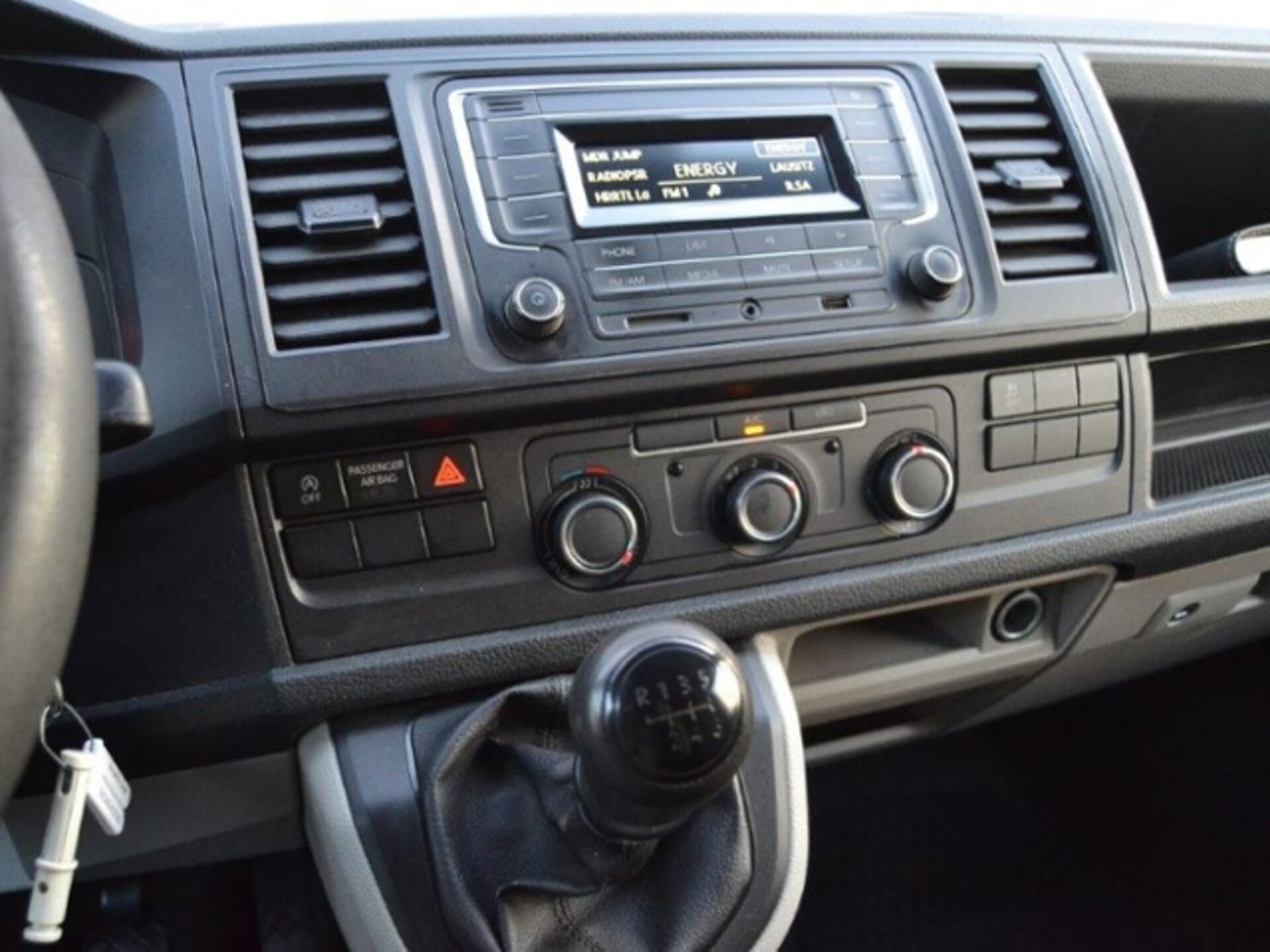 Volkswagen T6 Transporter Kasten kurzer Radstand