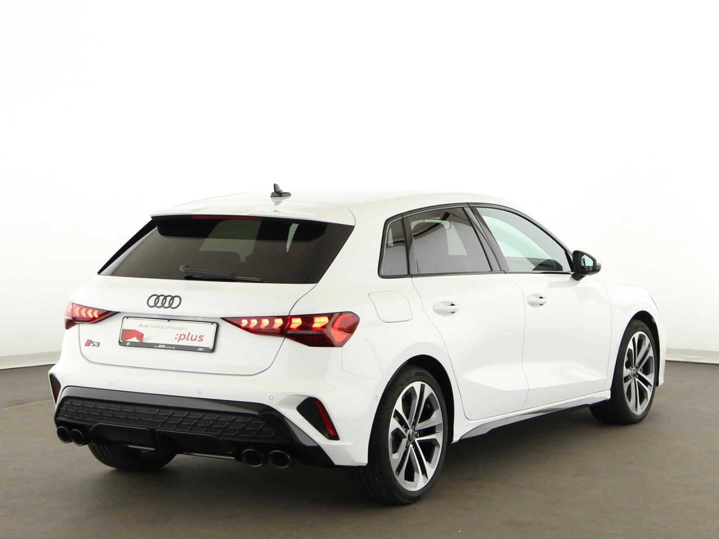 Bild über Audi S3 Sportback TFSI quattro S tronic - für weitere Informationen kontaktieren Sie den Audi Partner