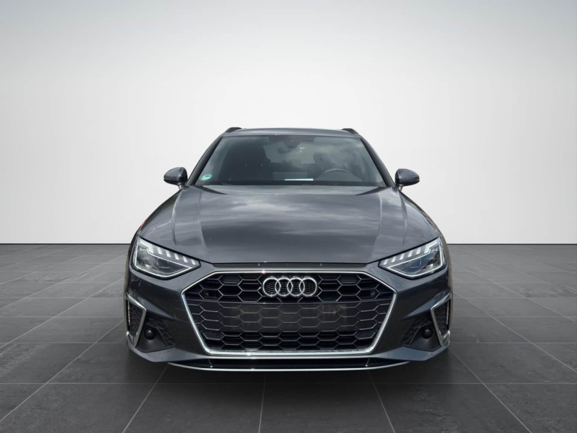 Audi A4 Avant S line