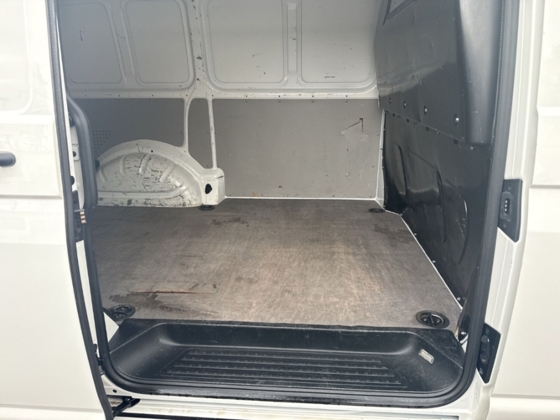 Volkswagen T6 Transporter Kasten kurzer Radstand