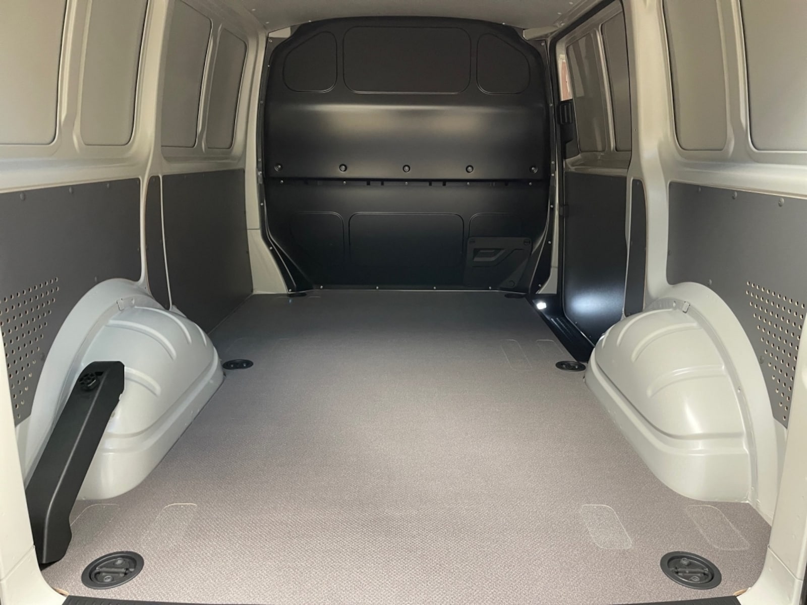 Volkswagen T6.1 Transporter Kasten kurzer Radstand – Bild 16
