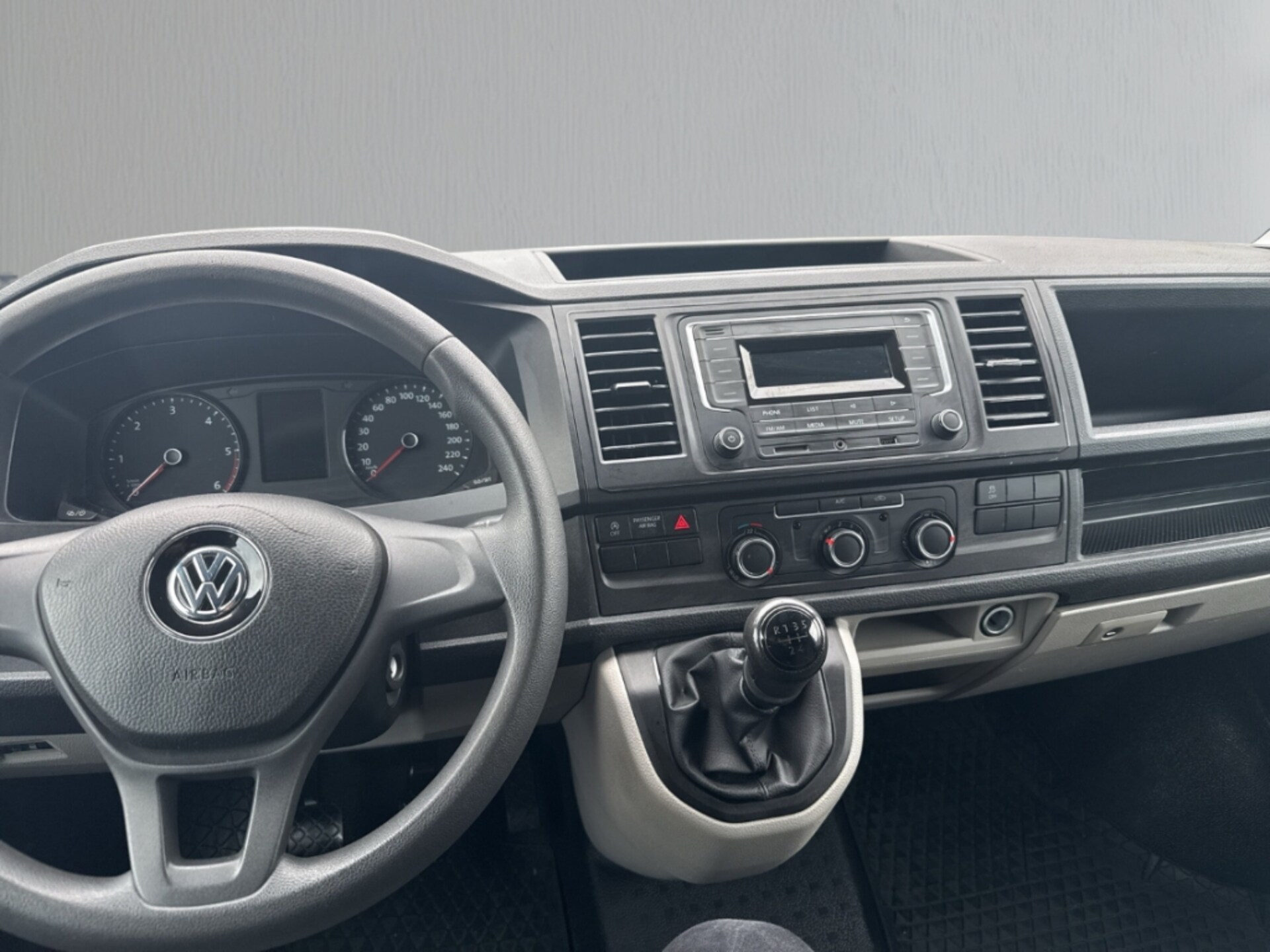Volkswagen T6 Transporter Kasten kurzer Radstand