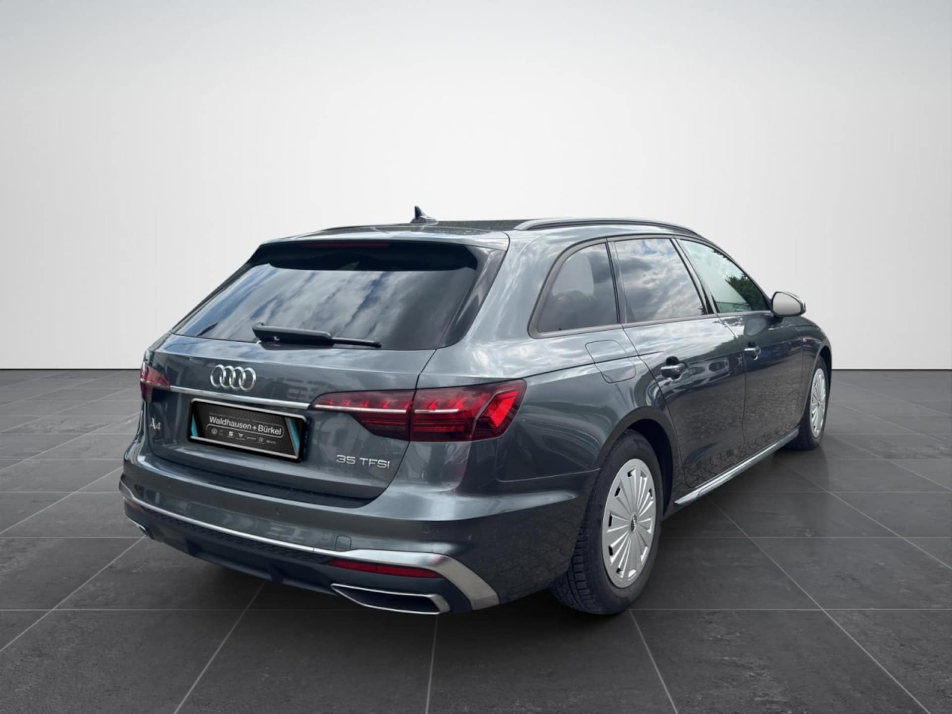 Audi A4 Avant S line