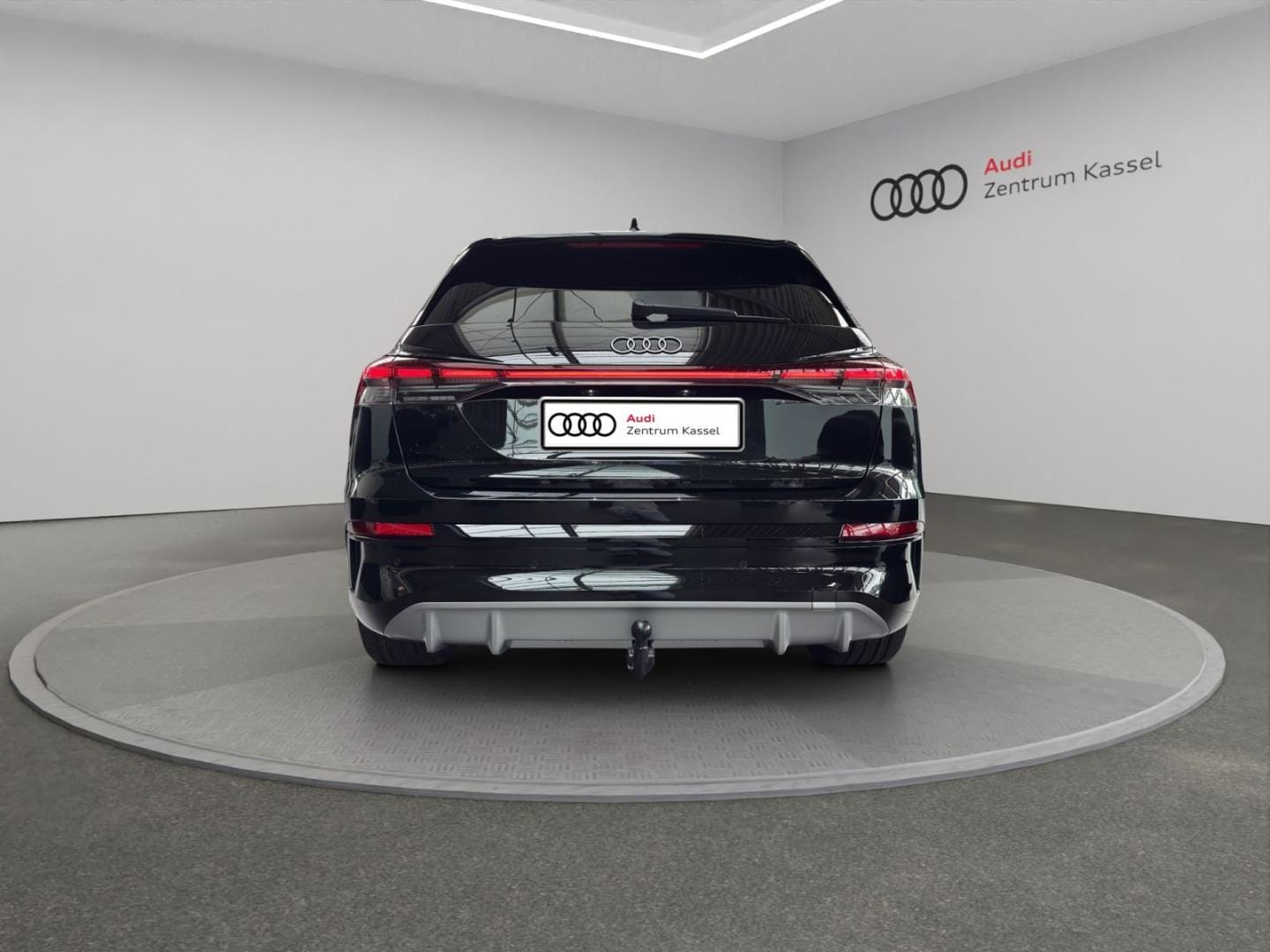 Bild über Audi Q4 SUV e-tron e-tron performance 210 kW - für weitere Informationen kontaktieren Sie den Audi Partner