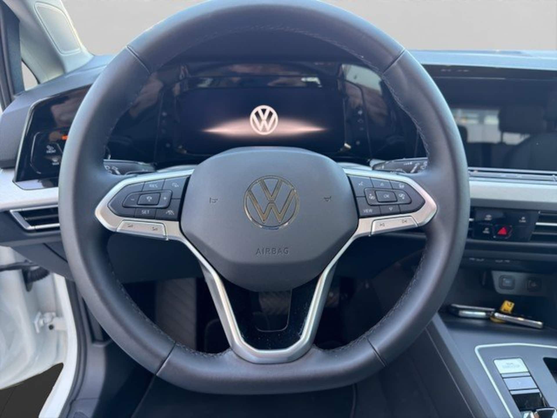 Volkswagen Golf Life