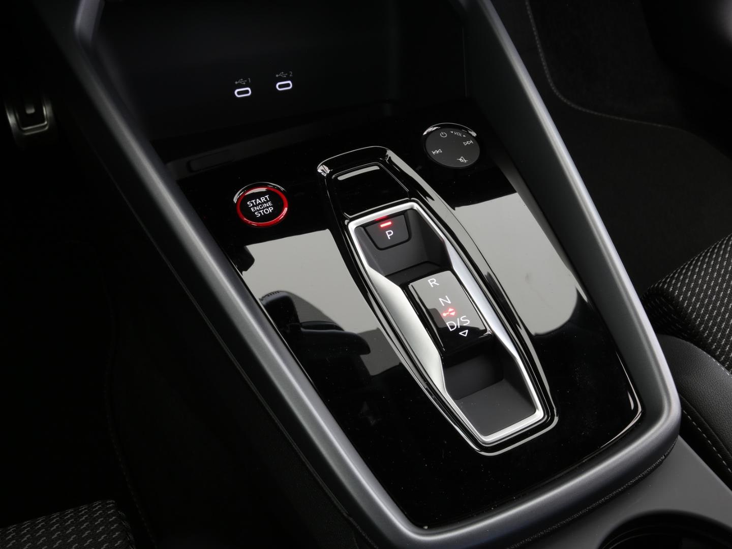 Bild über Audi S3 Sportback TFSI quattro S tronic - für weitere Informationen kontaktieren Sie den Audi Partner