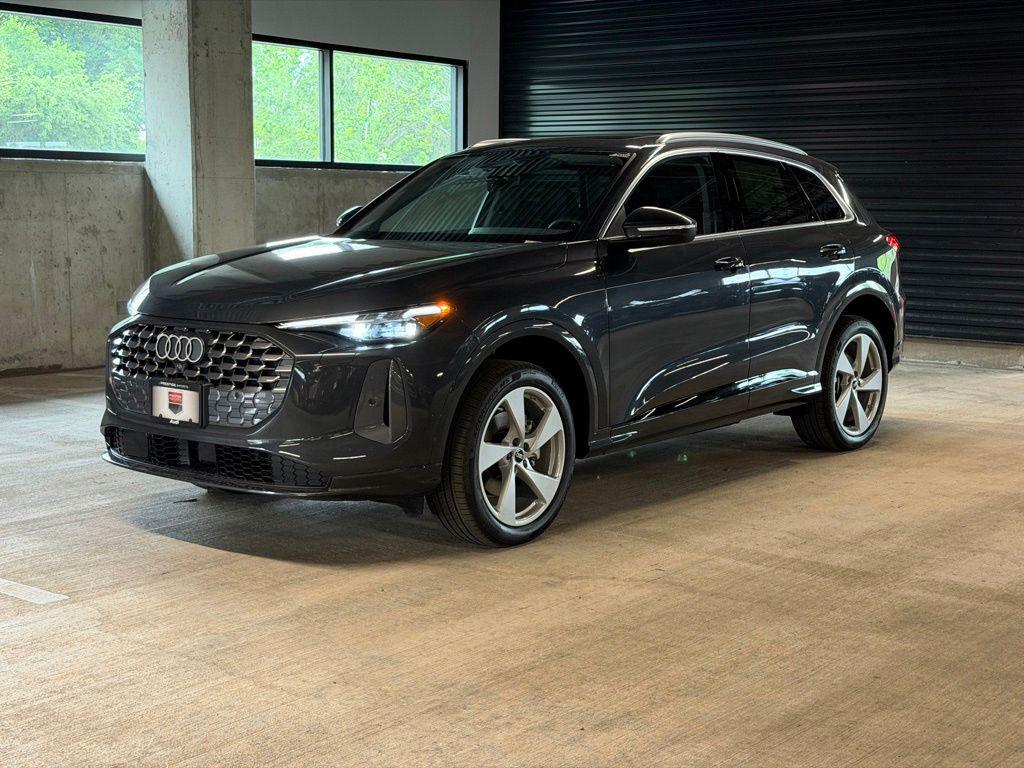 2026 Audi Q5 Premium Plus quattro's photo