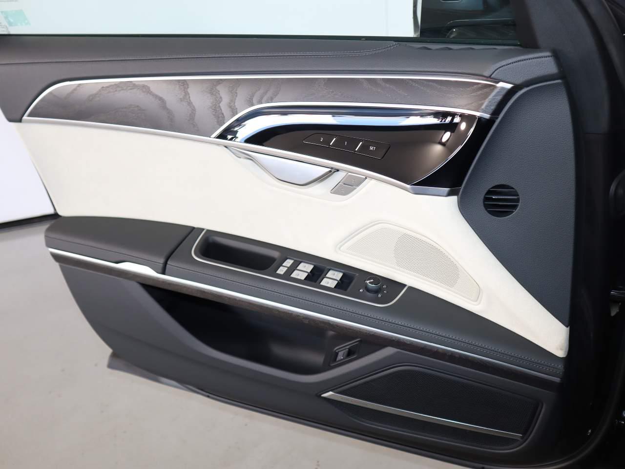 2025 Audi A8 Base - Photo 18