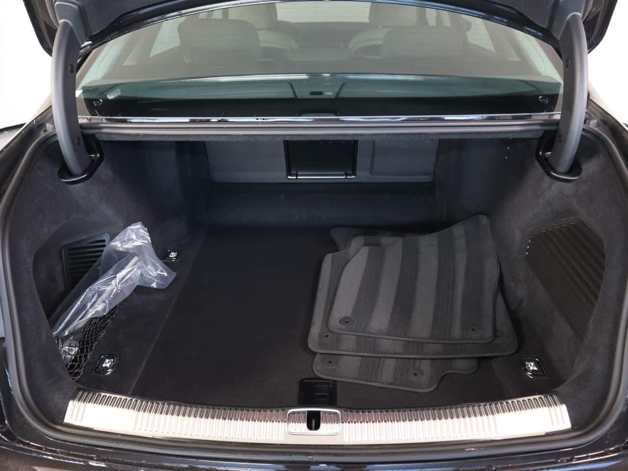 2025 Audi A8 Base - Photo 19