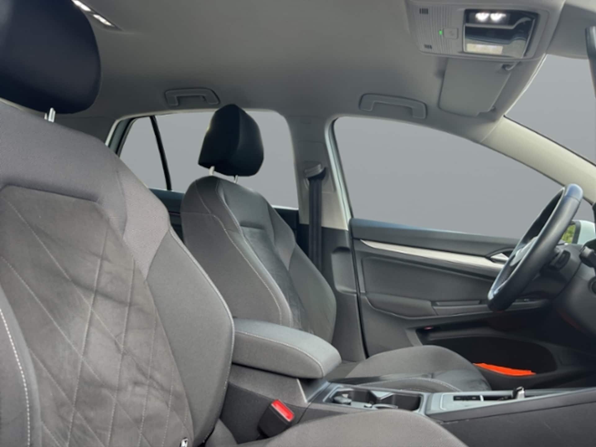 Volkswagen Golf Life
