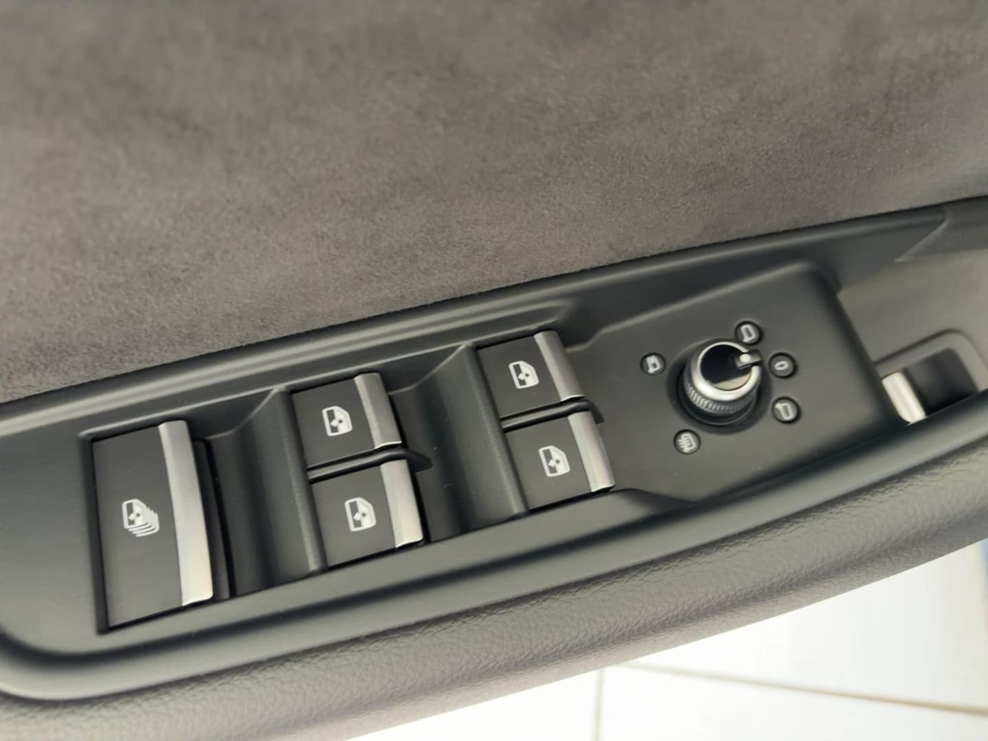 Bild über Audi A5 Cabriolet S line 40 TFSI quattro S tronic - für weitere Informationen kontaktieren Sie den Audi Partner