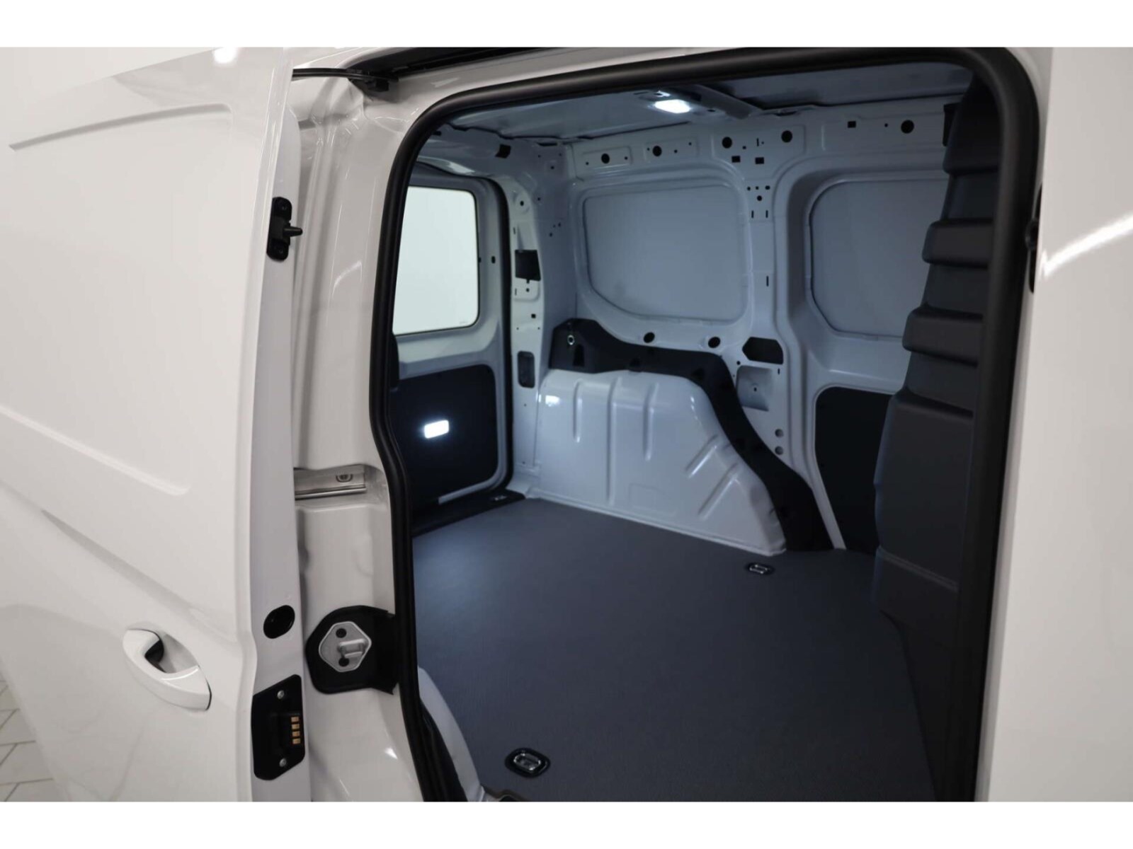 Volkswagen Caddy Cargo – Bild 15