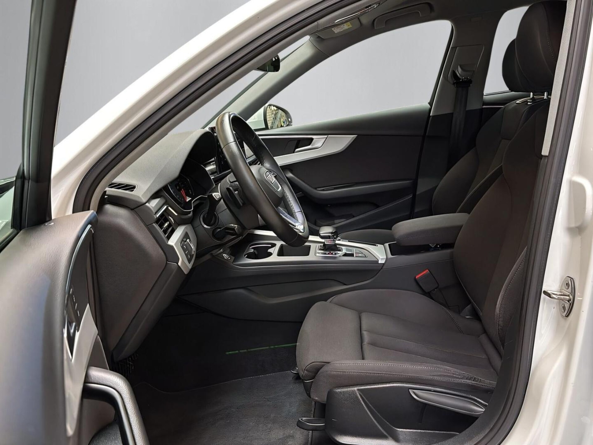 Audi A4 Avant S line