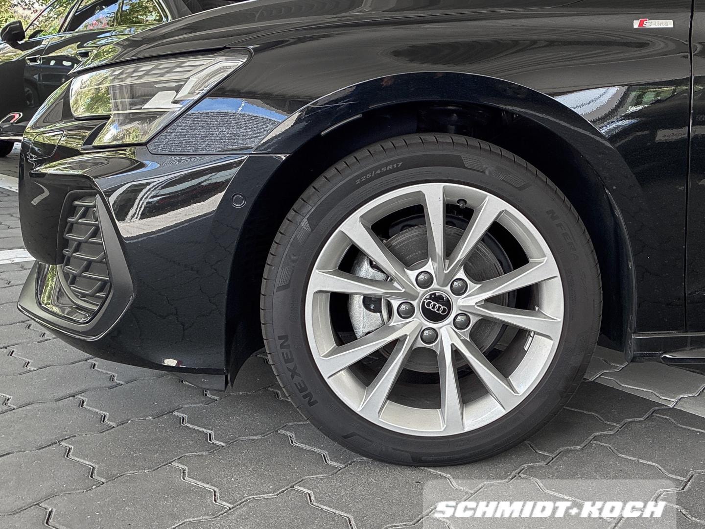 Bild über Audi A3 Sportback S line 30 TFSI S tronic - für weitere Informationen kontaktieren Sie den Audi Partner
