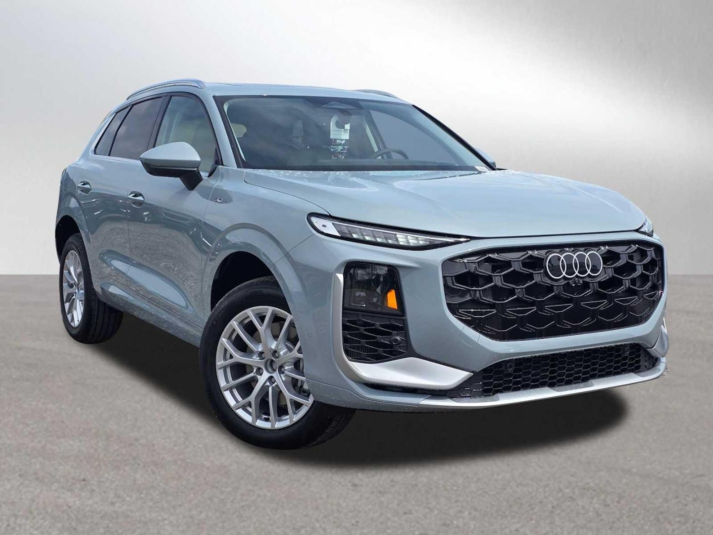 2026 Audi Q3 S line quattro's photo