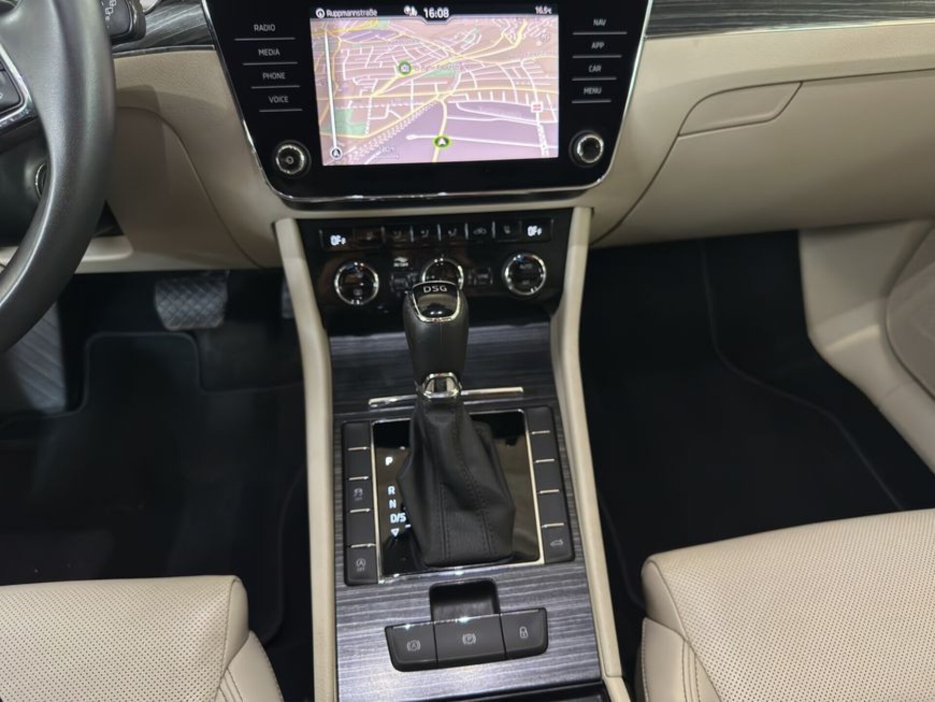 Skoda Superb Combi PREMIUM EDITION