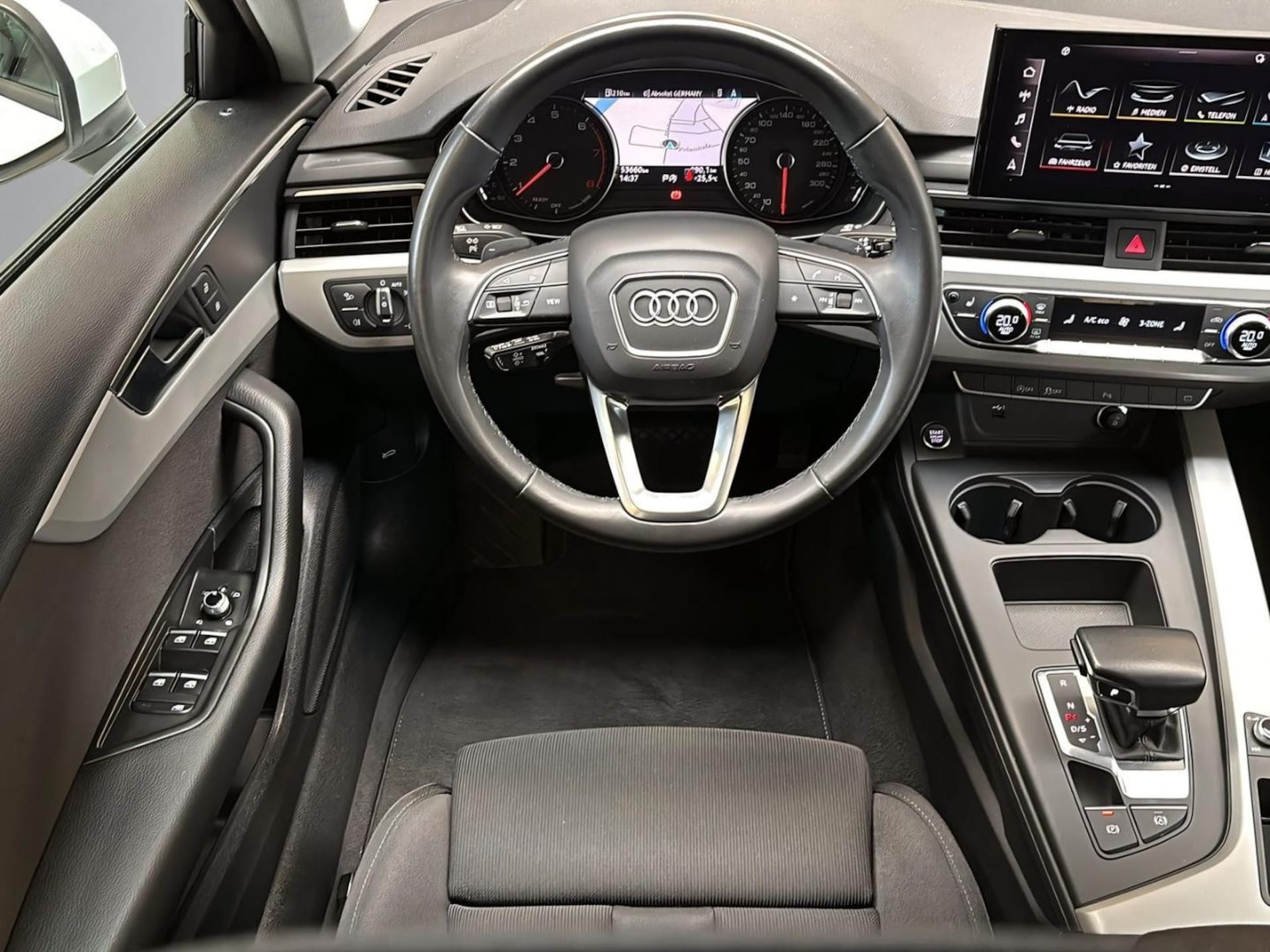Audi A4 Avant S line