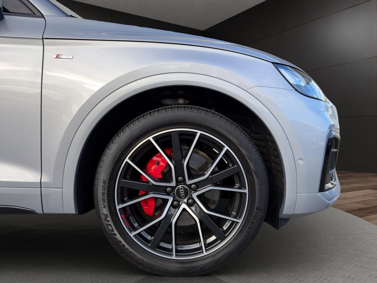 Bild über Audi Q5 Sportback 40 TDI quattro S tronic - für weitere Informationen kontaktieren Sie den Audi Partner
